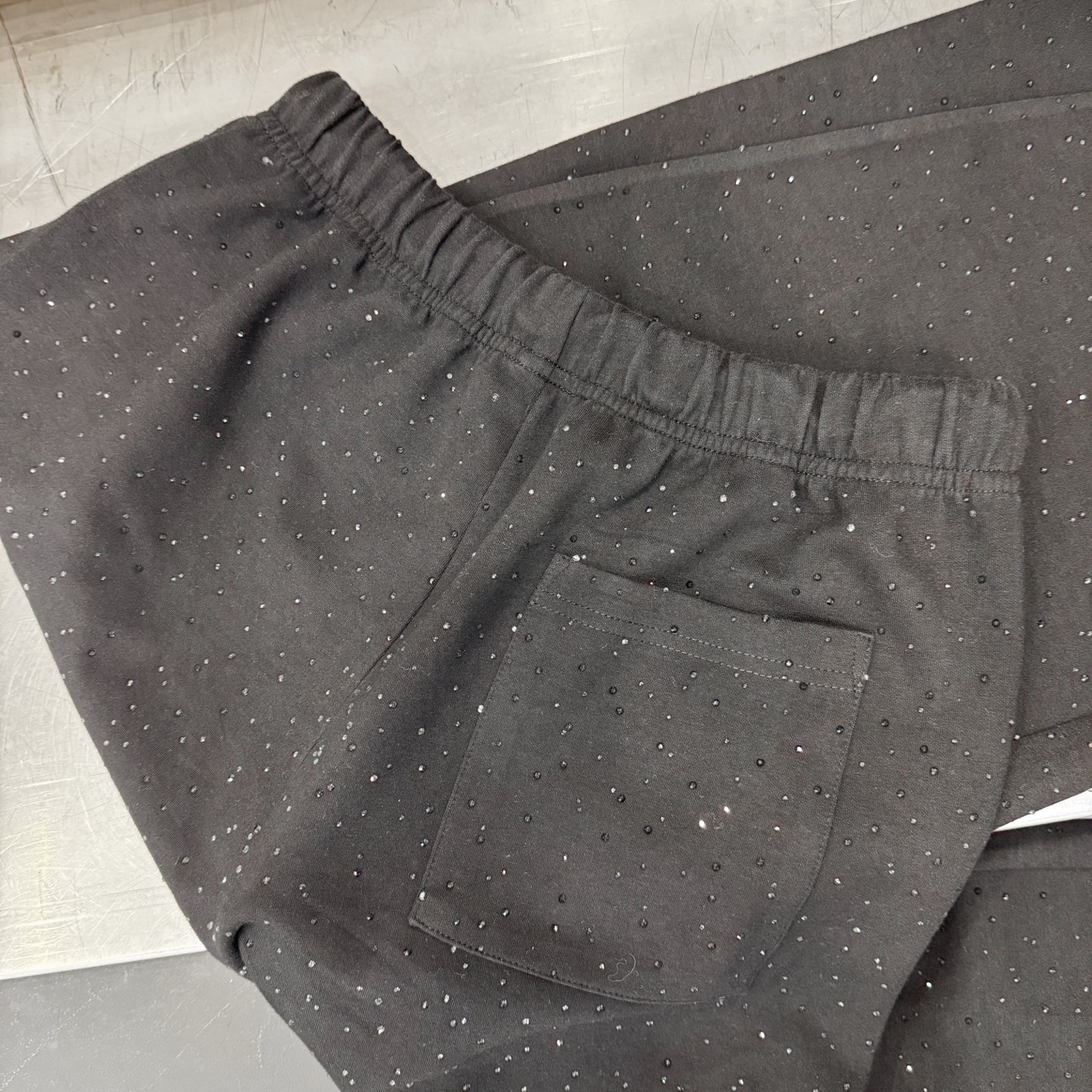 大王 ｜ 新款休闲裤，成衣洗水烫钻工艺加全钻抽绳，休闲时尚，尺码sml