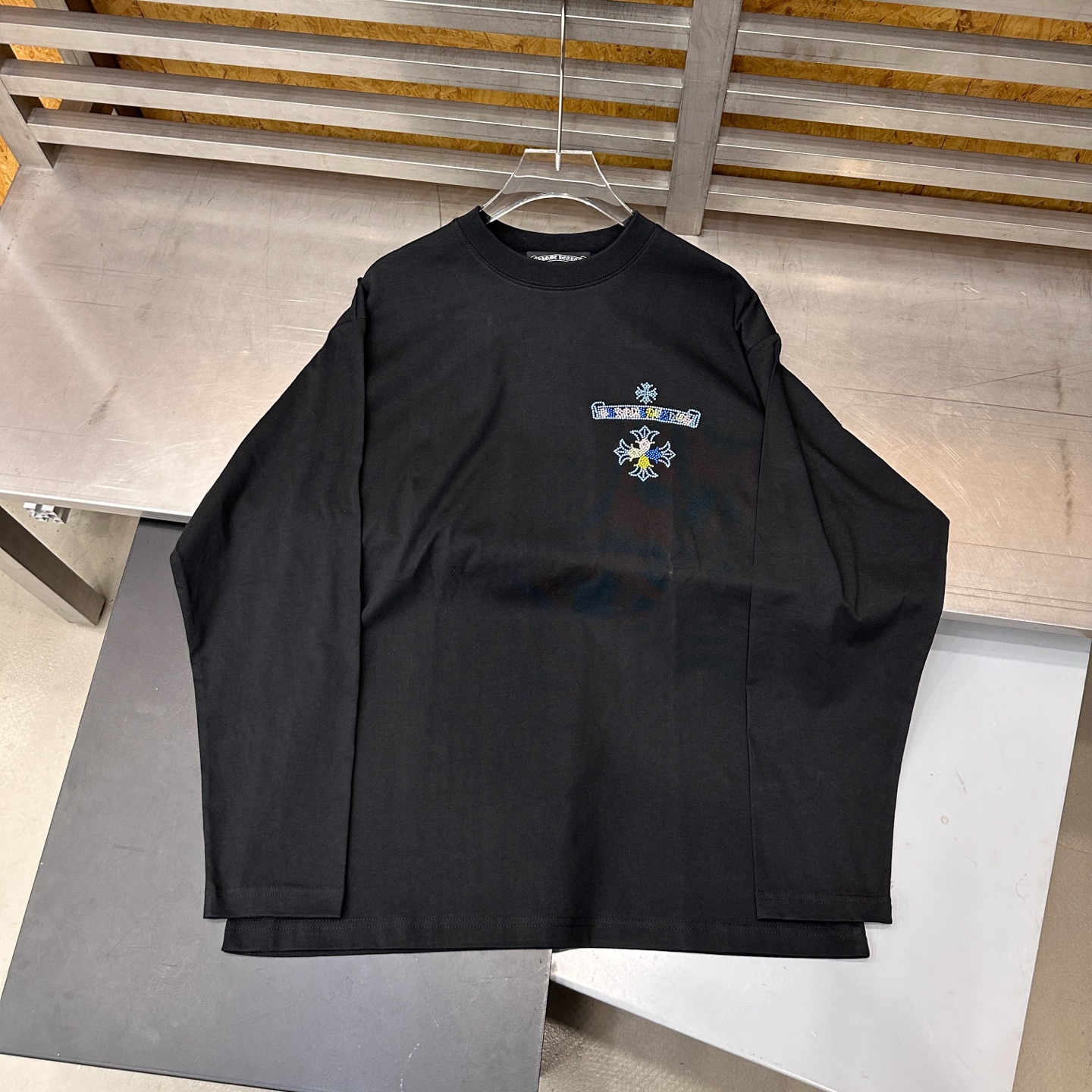 克罗心 ｜ 新款长袖t，品牌经典刺绣标，全身多处烫钻工艺，时尚休闲，尺码sml