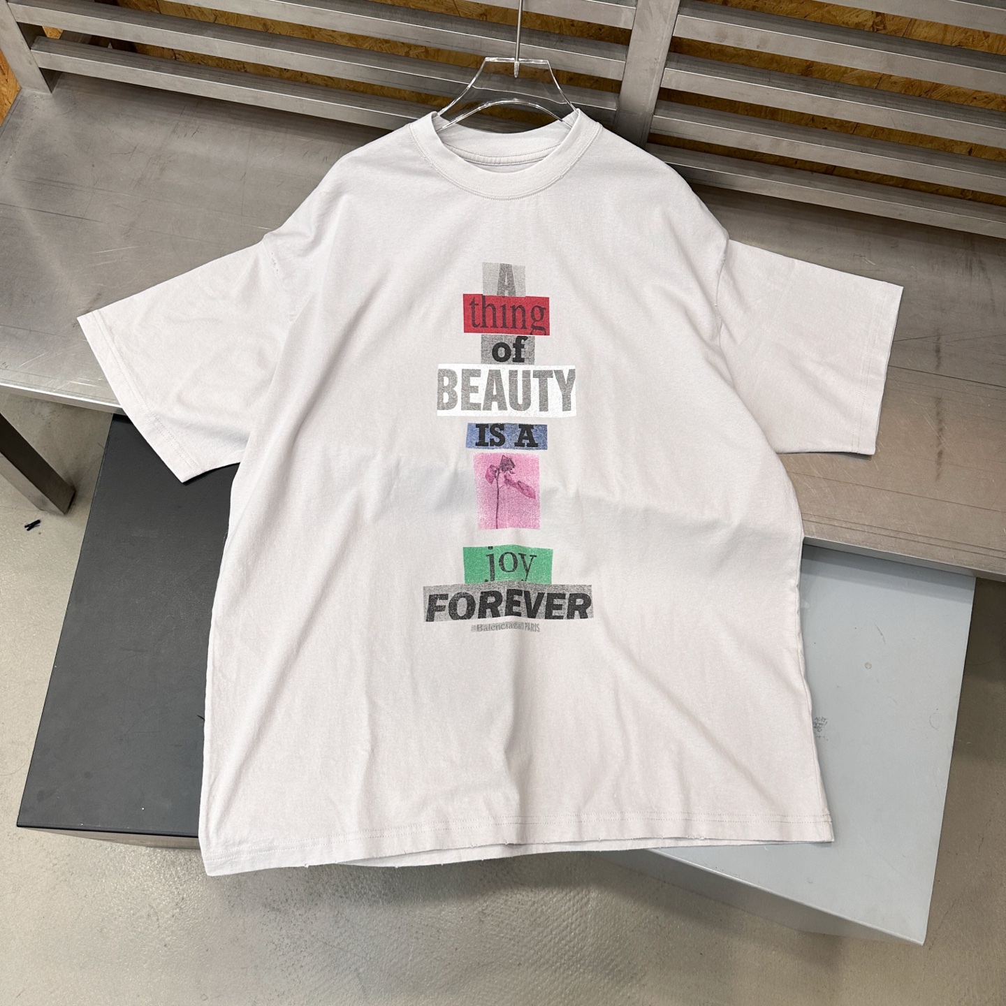 巴黎 ｜ 新款短袖t，成衣洗水吊磨加白墨直喷印花工艺，休闲时尚，尺码sml