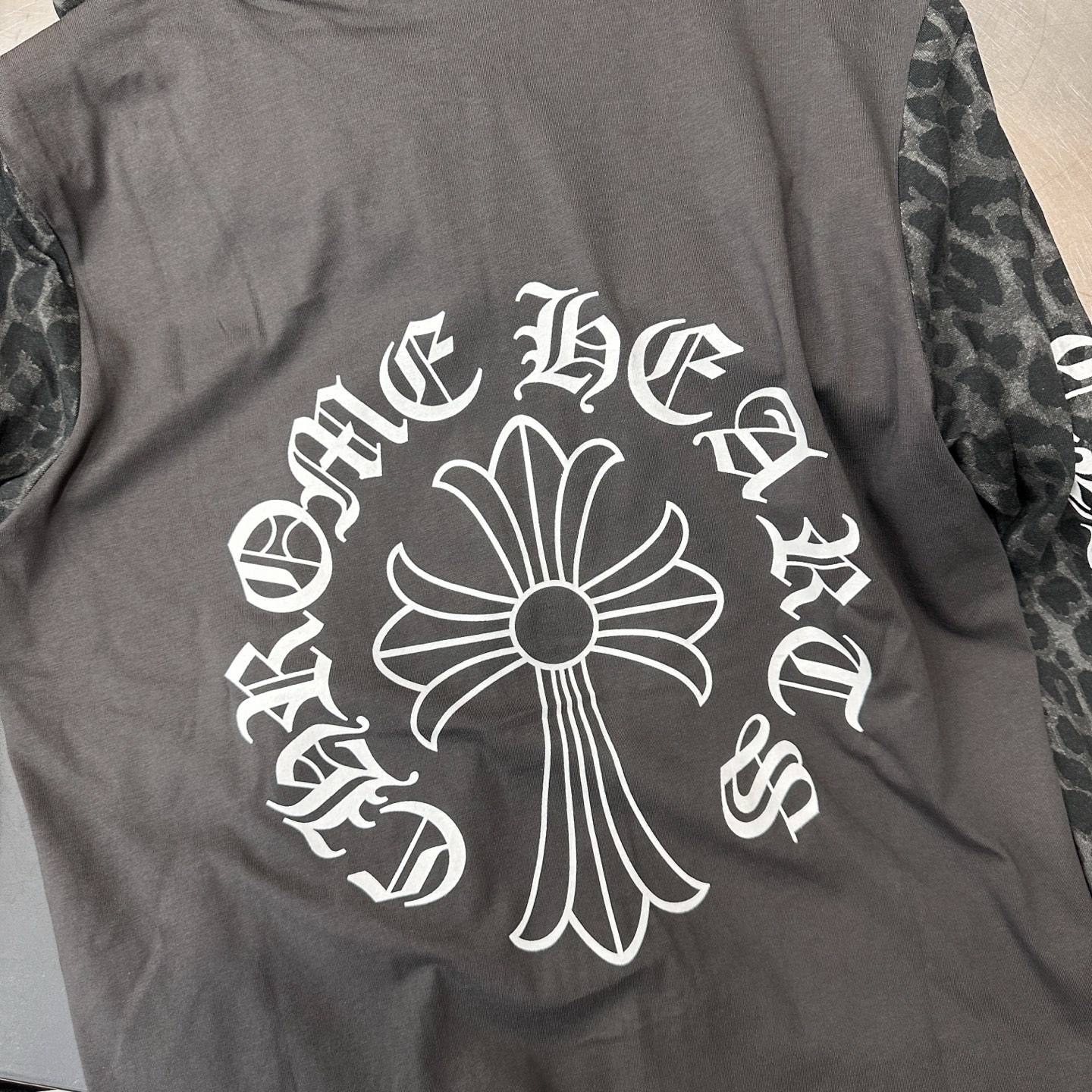克罗心 ｜ 新款长袖连帽开衫，品牌经典多处印花工艺，特殊豹纹色织全棉面料拼接设计，时尚休闲，尺码sml
