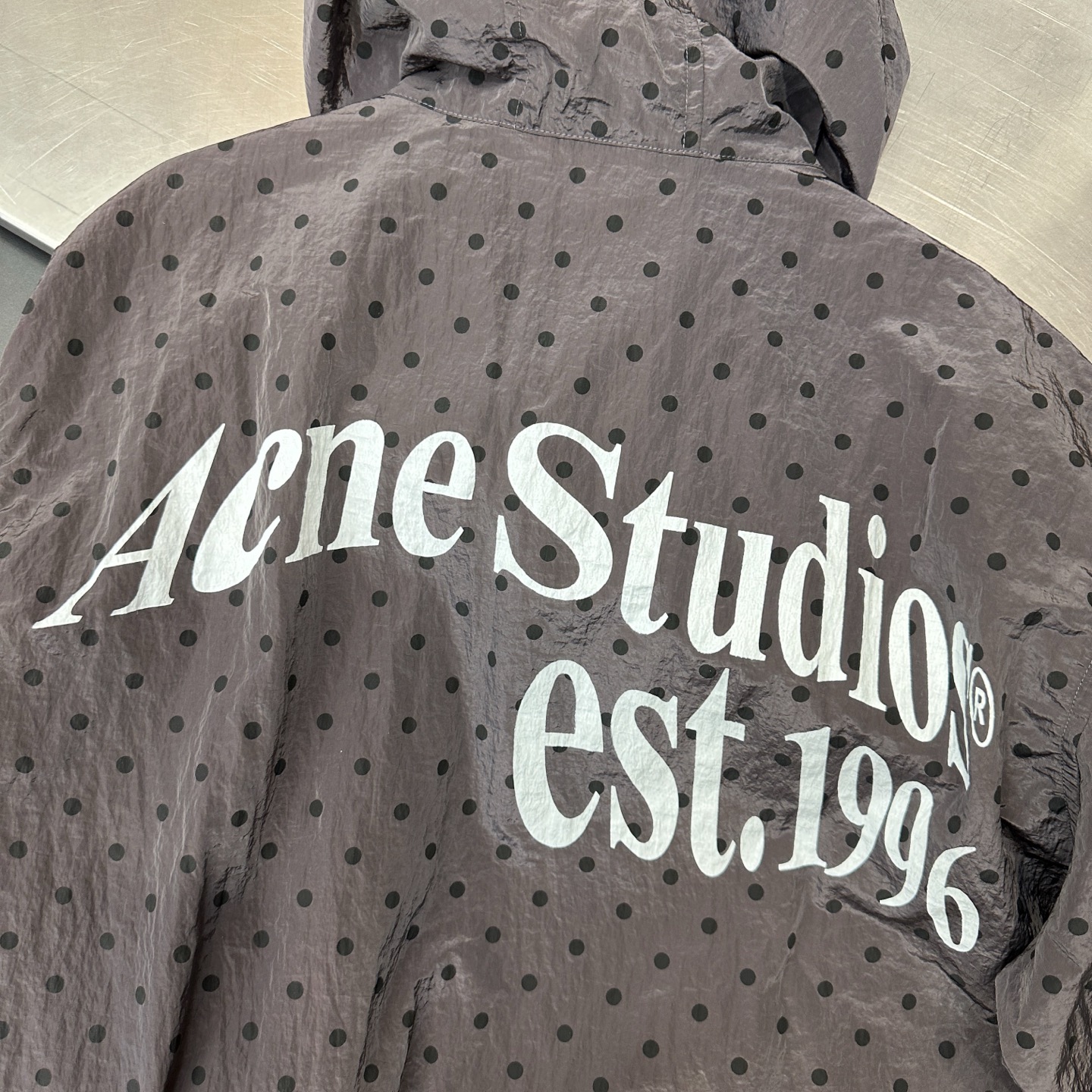 Acne ｜ 新款风衣外套，品牌经典印花工艺，定织波点尼龙面料，休闲时尚，尺码sml