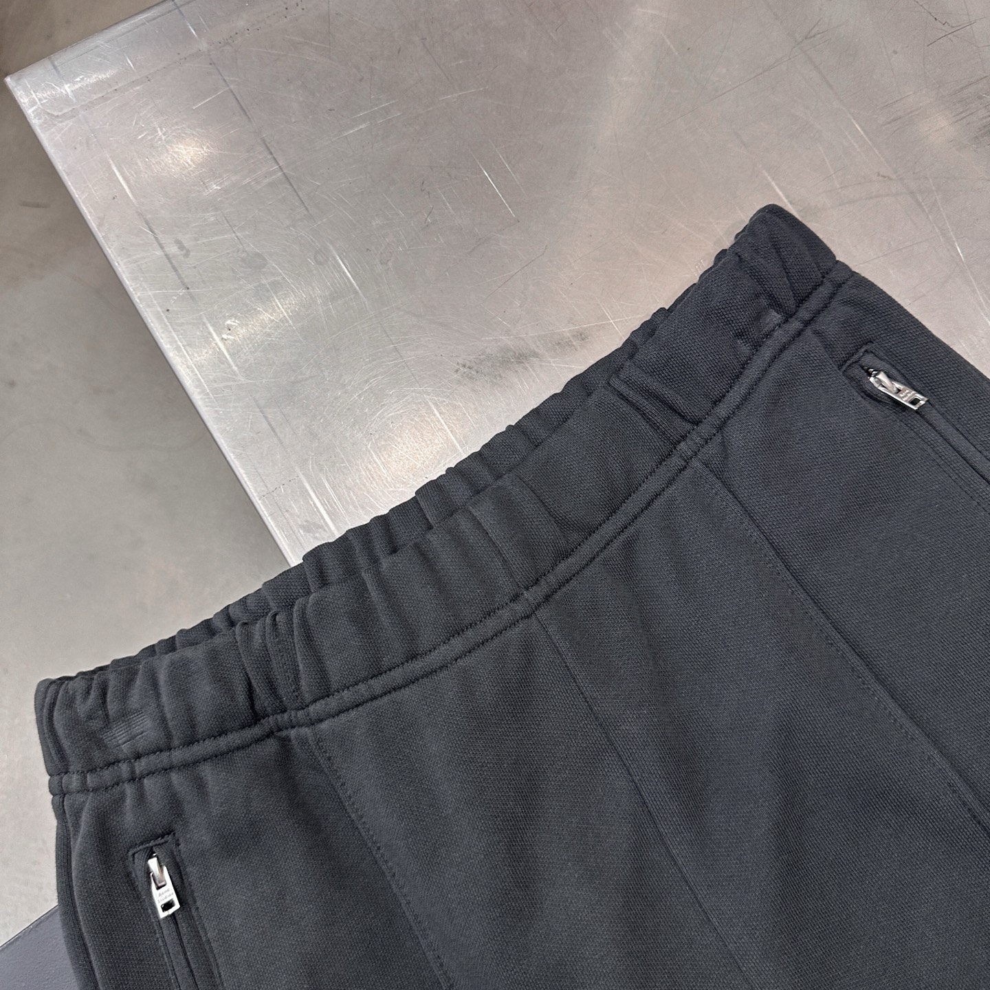 Acne ｜ 新款休闲卫裤，品牌经典刺绣标，成衣洗水工艺，微喇结构款式设计，时尚休闲，尺码sml