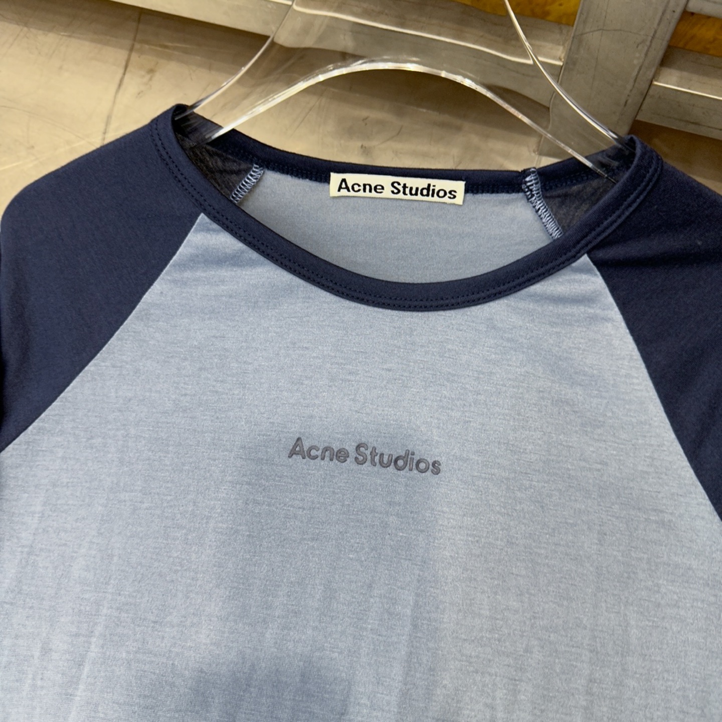 Acne ｜ 新款长袖打底，成衣洗水固色工艺，品牌经典厚版印花标，莱赛尔天丝混纺面料，撞色插肩袖款式，尺码sml