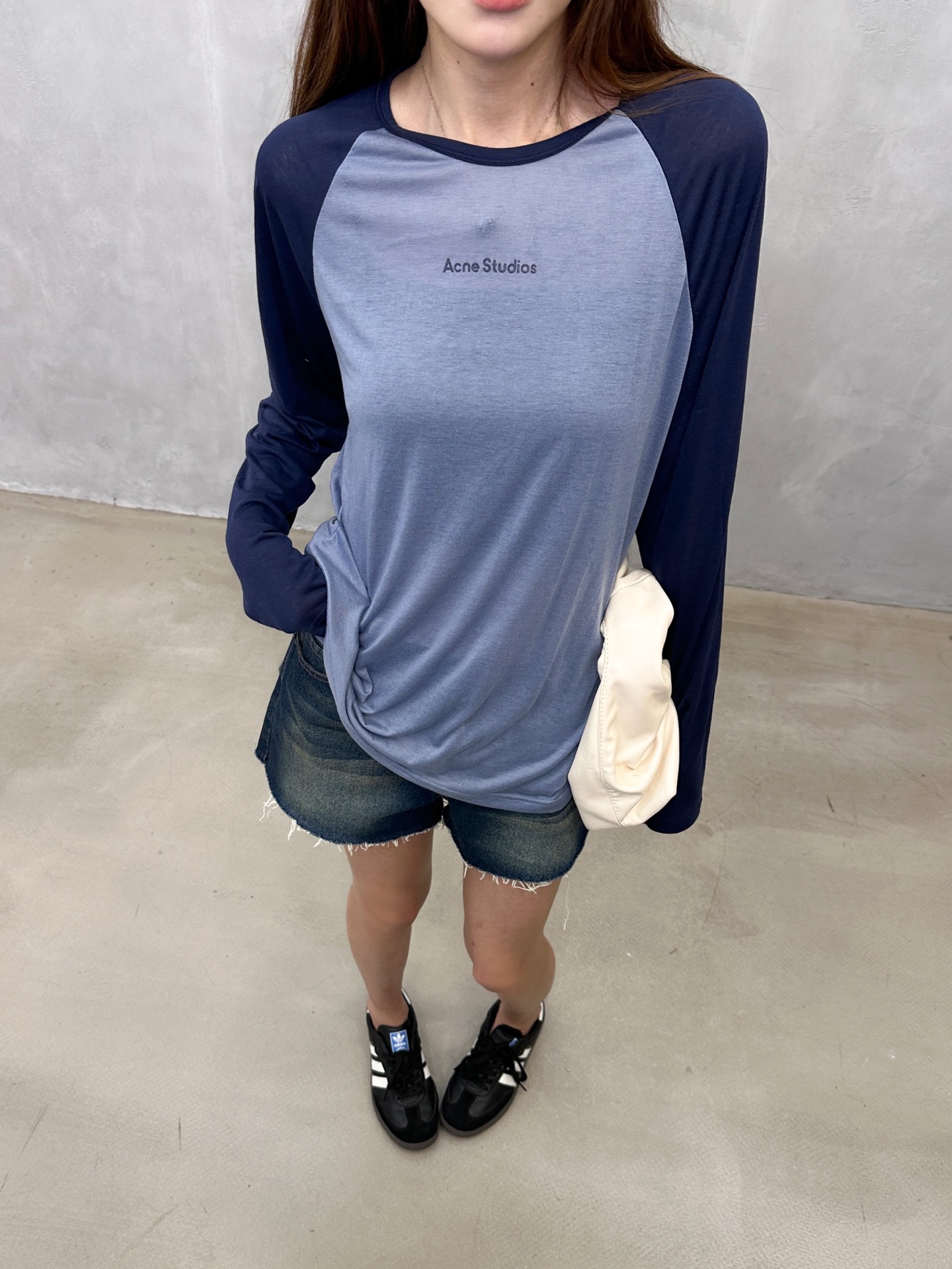 Acne ｜ 新款长袖打底，成衣洗水固色工艺，品牌经典厚版印花标，莱赛尔天丝混纺面料，撞色插肩袖款式，尺码sml