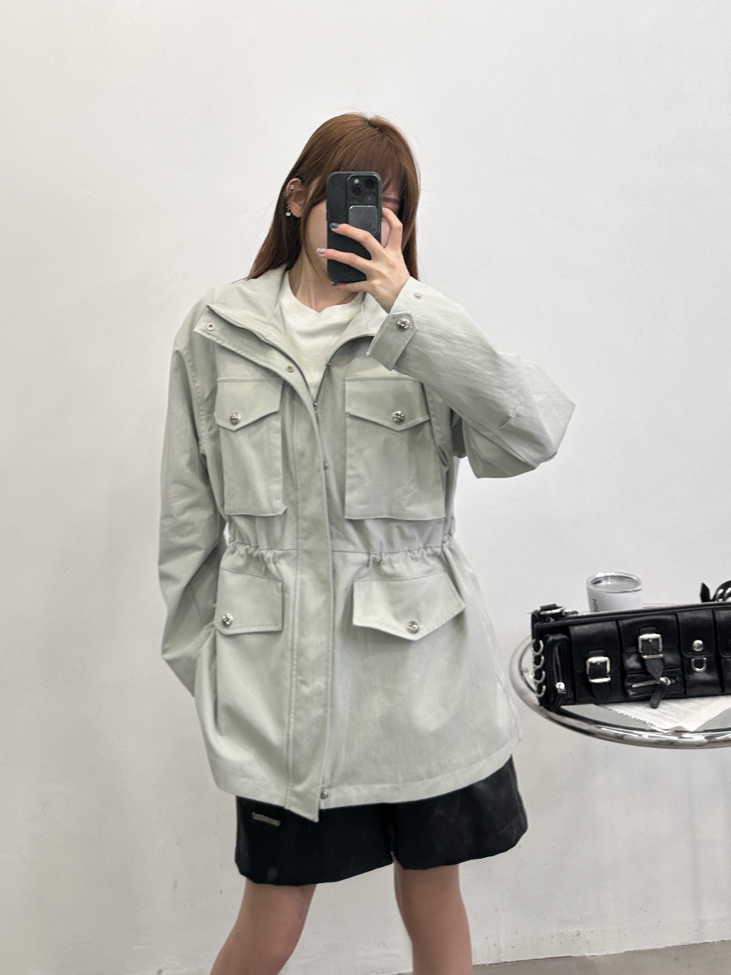 克**| 新款风衣外套,品牌经典五金配件,多口袋双层结构款式,时尚休闲,尺码sml 克**| 新款风衣外套,品牌经典五金配件,多口袋双层结构款式,时尚休闲,尺码sml