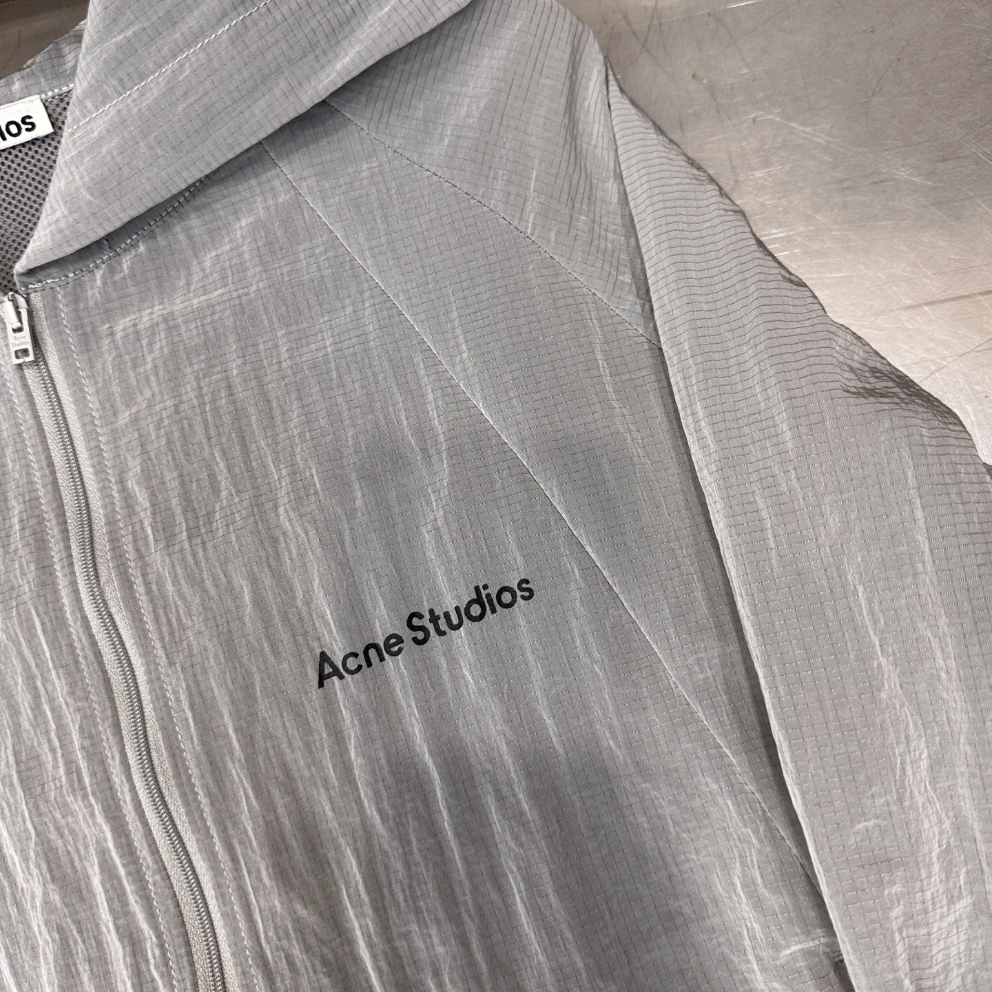 Acne ｜ 新款休闲上衣，品牌经典厚版印花标，拼接结构款式设计，休闲时尚，尺码sml
