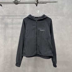 Acne | 新款休闲上衣,品牌经典厚版印花标,拼接结构款式设计,休闲时尚,尺码sml Acne | 新款休闲上衣,品牌经典厚版印花标,拼接结构款式设计,休闲时尚,尺码sml
