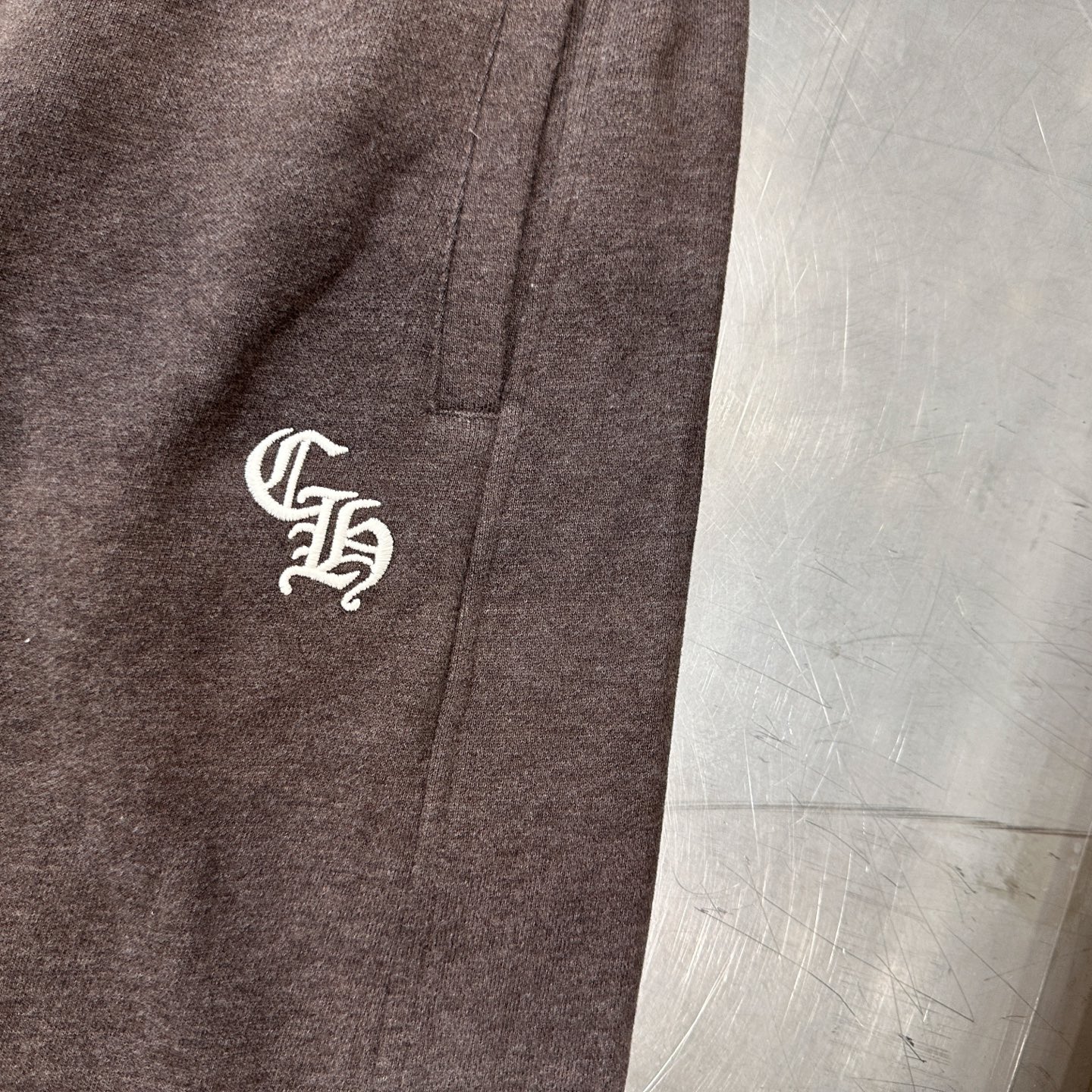 克罗心 ｜ 新款卫裤，品牌经典前后刺绣标，全棉结构款式，休闲时尚，尺码sml