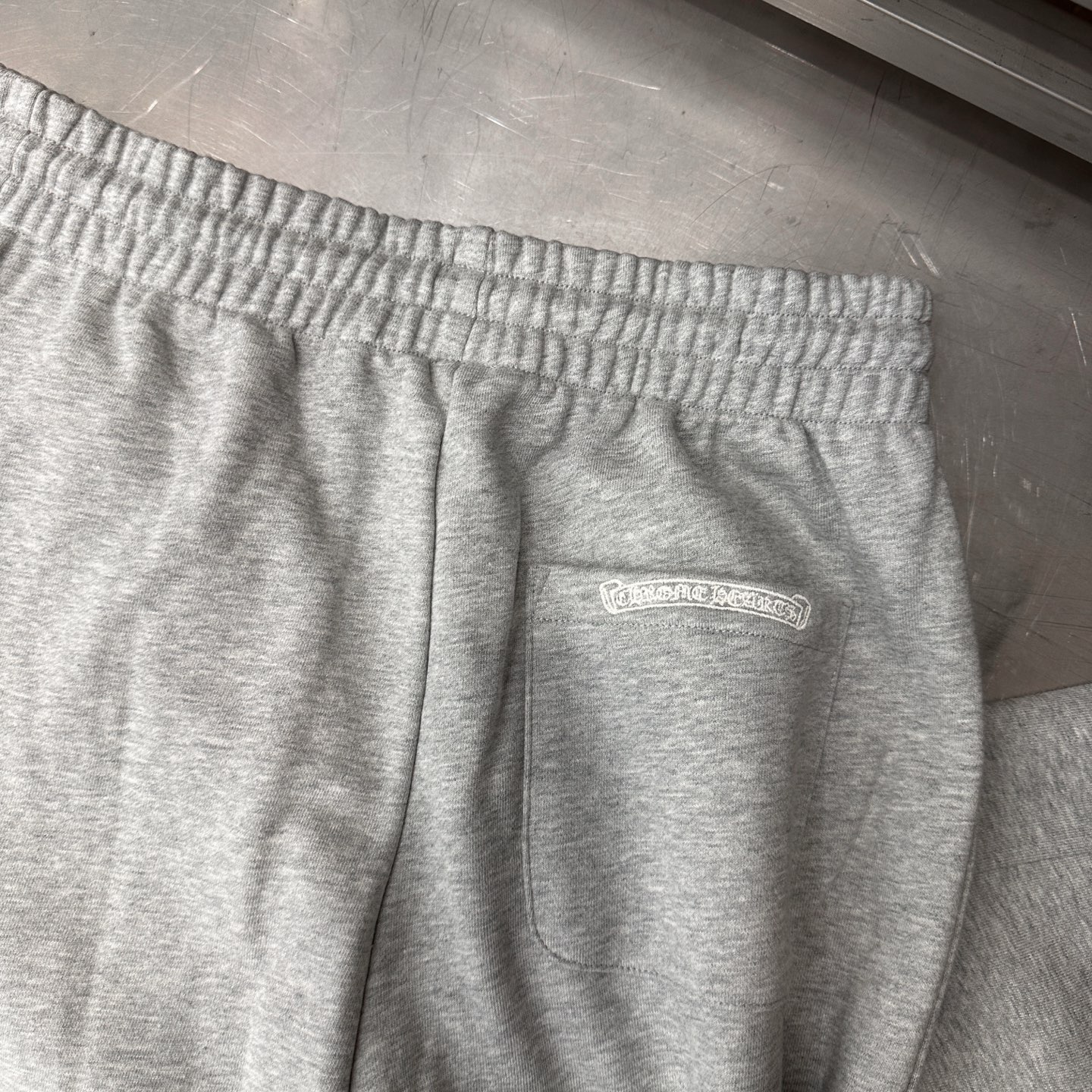 克罗心 ｜ 新款卫裤，品牌经典前后刺绣标，全棉结构款式，休闲时尚，尺码sml