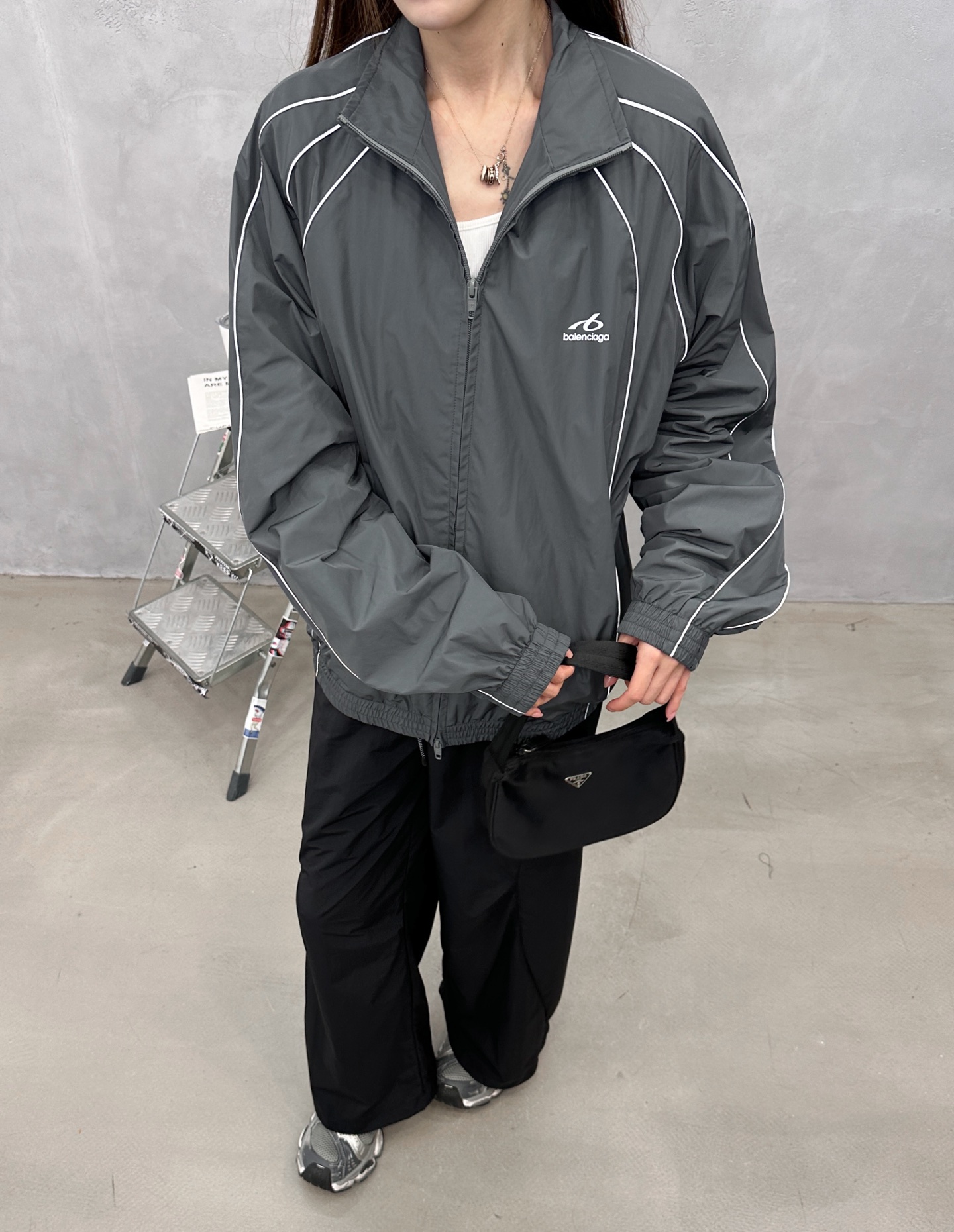 巴黎 ｜ 新款风衣夹克，品牌经典反光印花标，机边绳双层结构款式，休闲时尚，男女同款，尺码sml