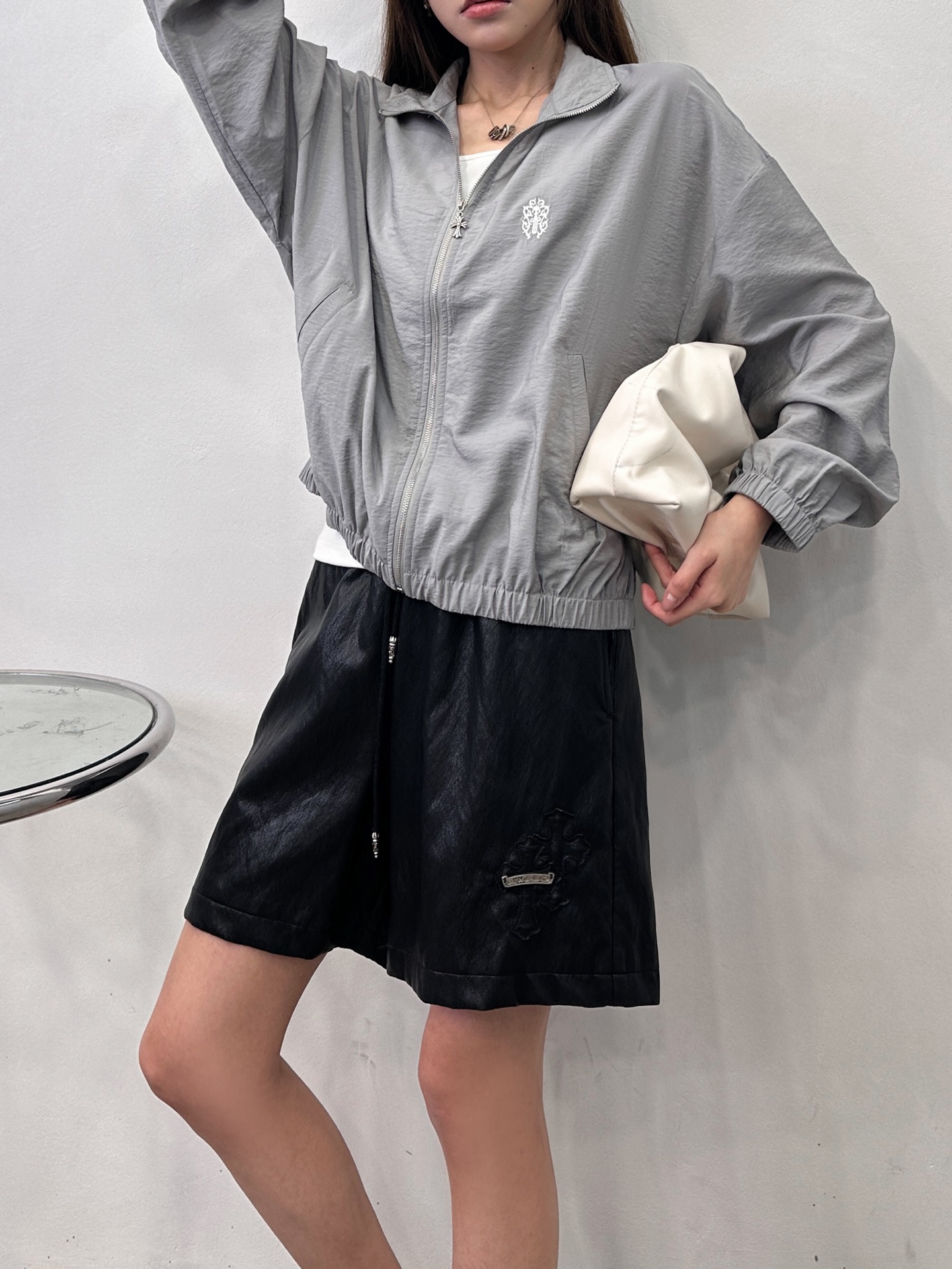 克罗心 ｜ 新款休闲上衣，品牌经典刺绣标，进口真丝莫代尔面料，舒适高级，尺码sml