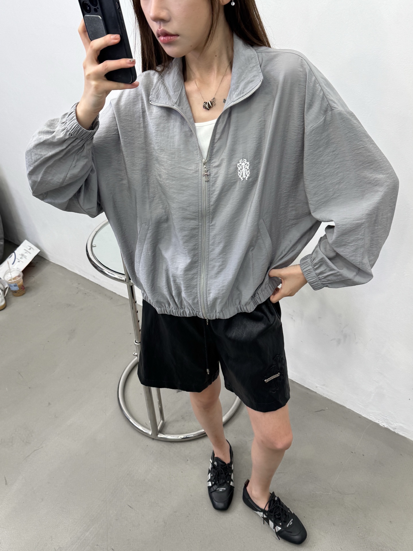 克罗心 ｜ 新款休闲上衣，品牌经典刺绣标，进口真丝莫代尔面料，舒适高级，尺码sml