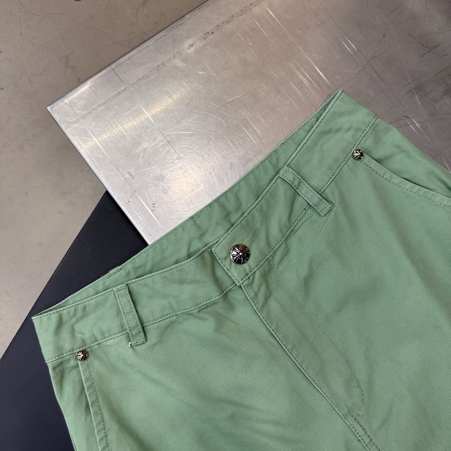 克罗心 ｜ 新款休闲工装裤，品牌经典五金配饰，成衣洗水工艺，时尚休闲，尺码sml