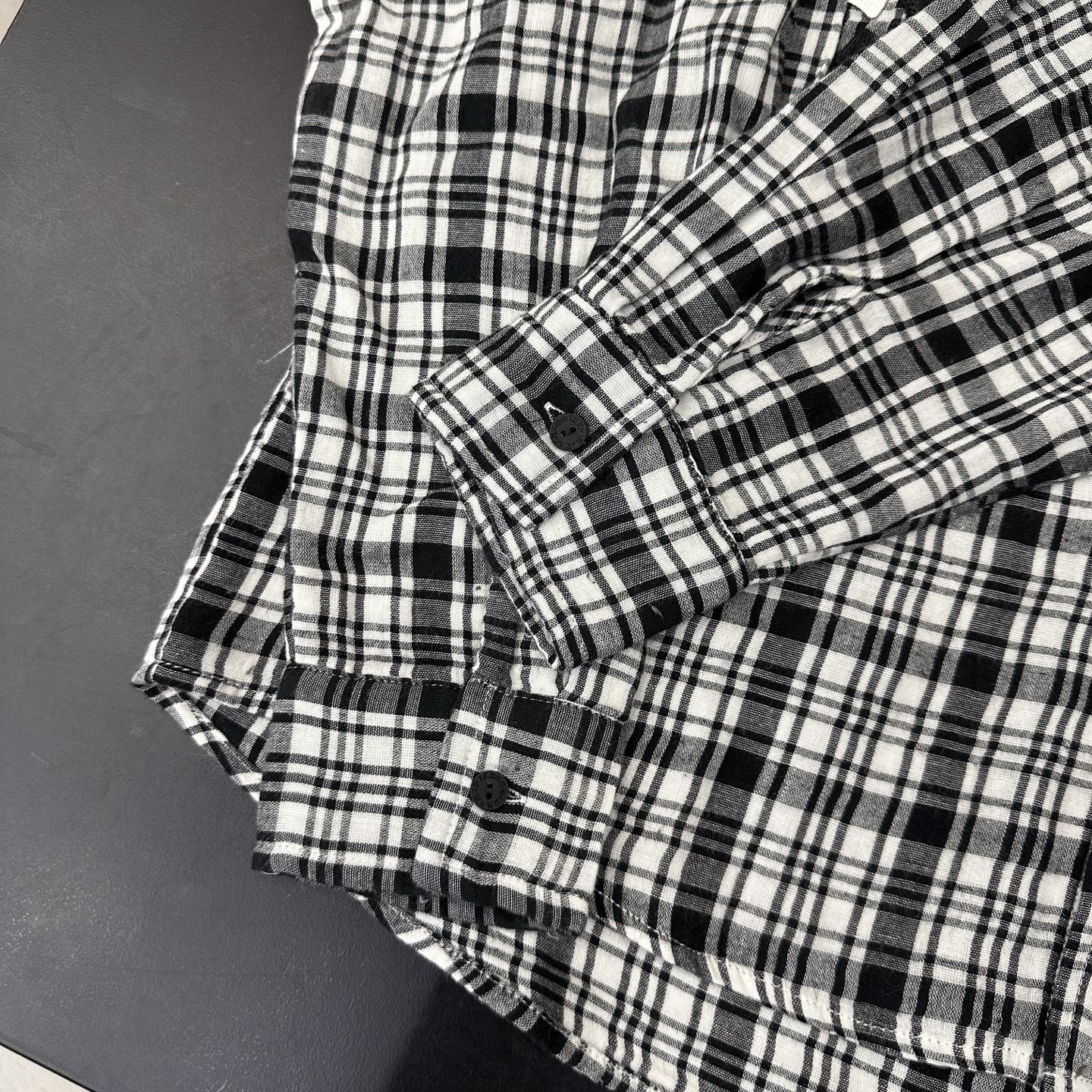 克罗心 ｜ 新款休闲衬衣，品牌经典手工切皮刺绣十字标，全棉色织格纹面料，成衣洗水工艺，休闲时尚，男女同款，尺码sml