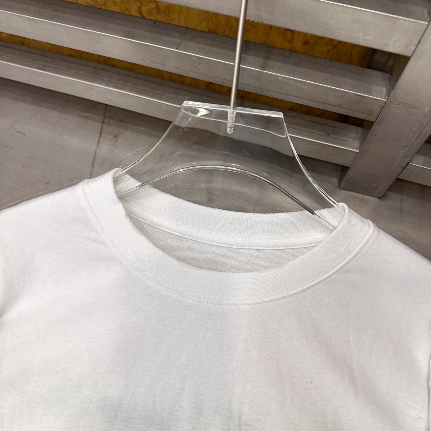 巴黎 ｜ 新款长袖t，成衣洗水吊磨刺绣工艺，假两件款式设计，休闲时尚，尺码sml