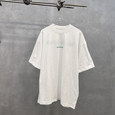 巴黎 | 新款短袖t,成衣洗水吊磨刺绣工艺,时尚休闲,尺码sml 巴黎 | 新款短袖t,成衣洗水吊磨刺绣工艺,时尚休闲,尺码sml