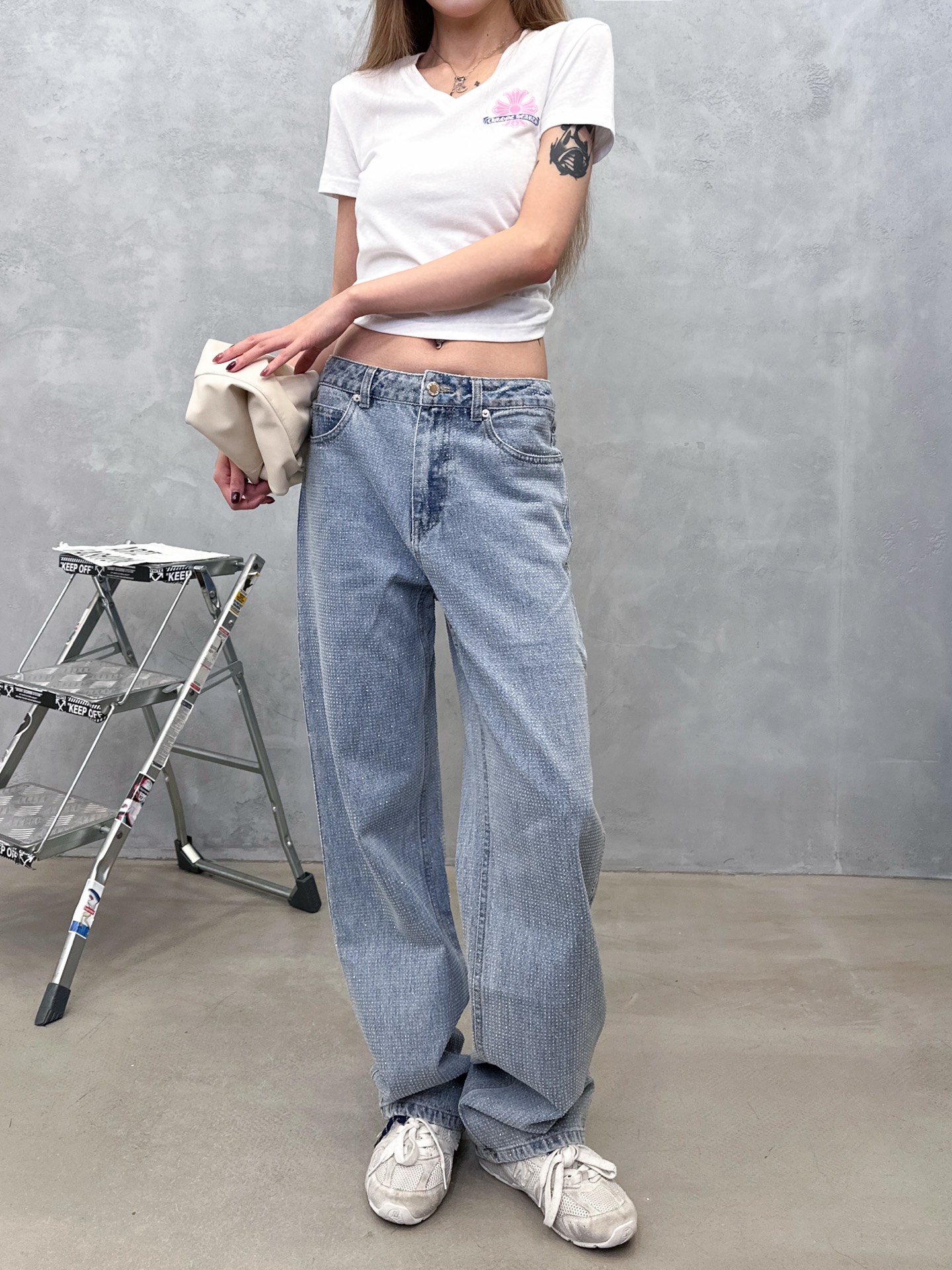 Alexander wang｜新款长裤，纯棉牛仔面布，整身重工高温烫钻工艺，高腰版型遮肉显腿长，锥形设计修饰腿型，整身重
