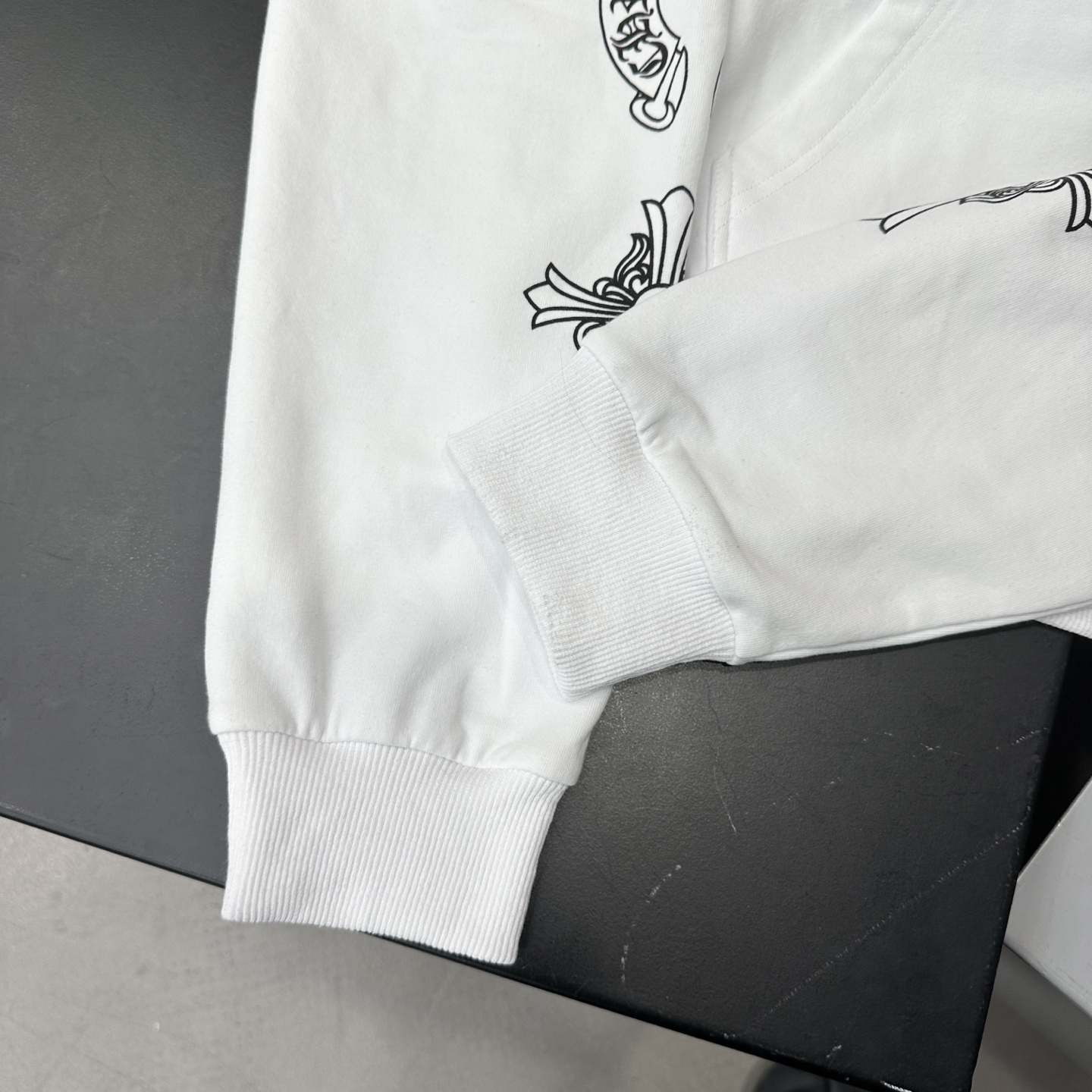克罗心 ｜ 新款卫衣开衫，全身品牌经典5处印花工艺，休闲时尚，尺码sml