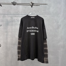 Acne | 新款长袖上衣,品牌经典字母印花工艺,色织格纹衬衣面料拼接假两件款式设计,时尚休闲,尺码sml Acne | 新款长袖上衣,品牌经典字母印花工艺,色织格纹衬衣面料拼接假两件款式设计,时尚休闲,尺码sml