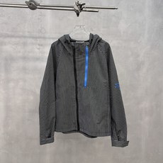 Acne | 新款风衣外套,品牌经典刺绣标,双层款式结构设计,色织格纹面料,时尚休闲,尺码sml Acne | 新款风衣外套,品牌经典刺绣标,双层款式结构设计,色织格纹面料,时尚休闲,尺码sml
