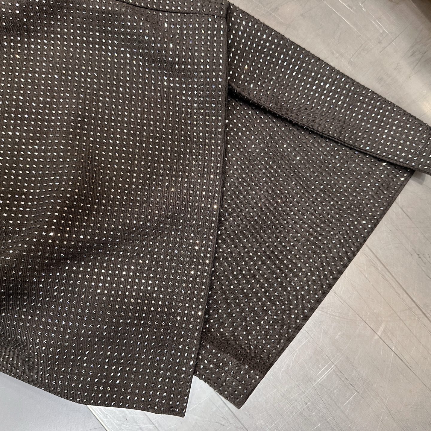 大王 ｜ 新款休闲裤，成衣全身烫钻工艺，TR色织格纹面料，休闲时尚，尺码sml