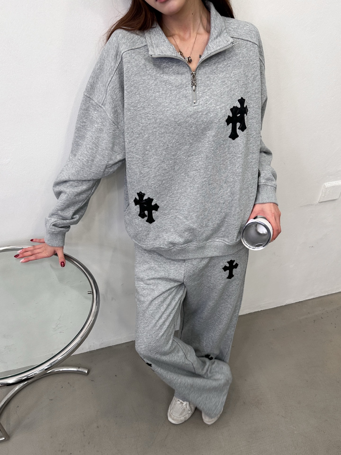 克罗心 ｜ 新款长袖卫衣，品牌经典手工切皮刺绣十字标工艺，拉链领口款式设计，休闲时尚，尺码sml