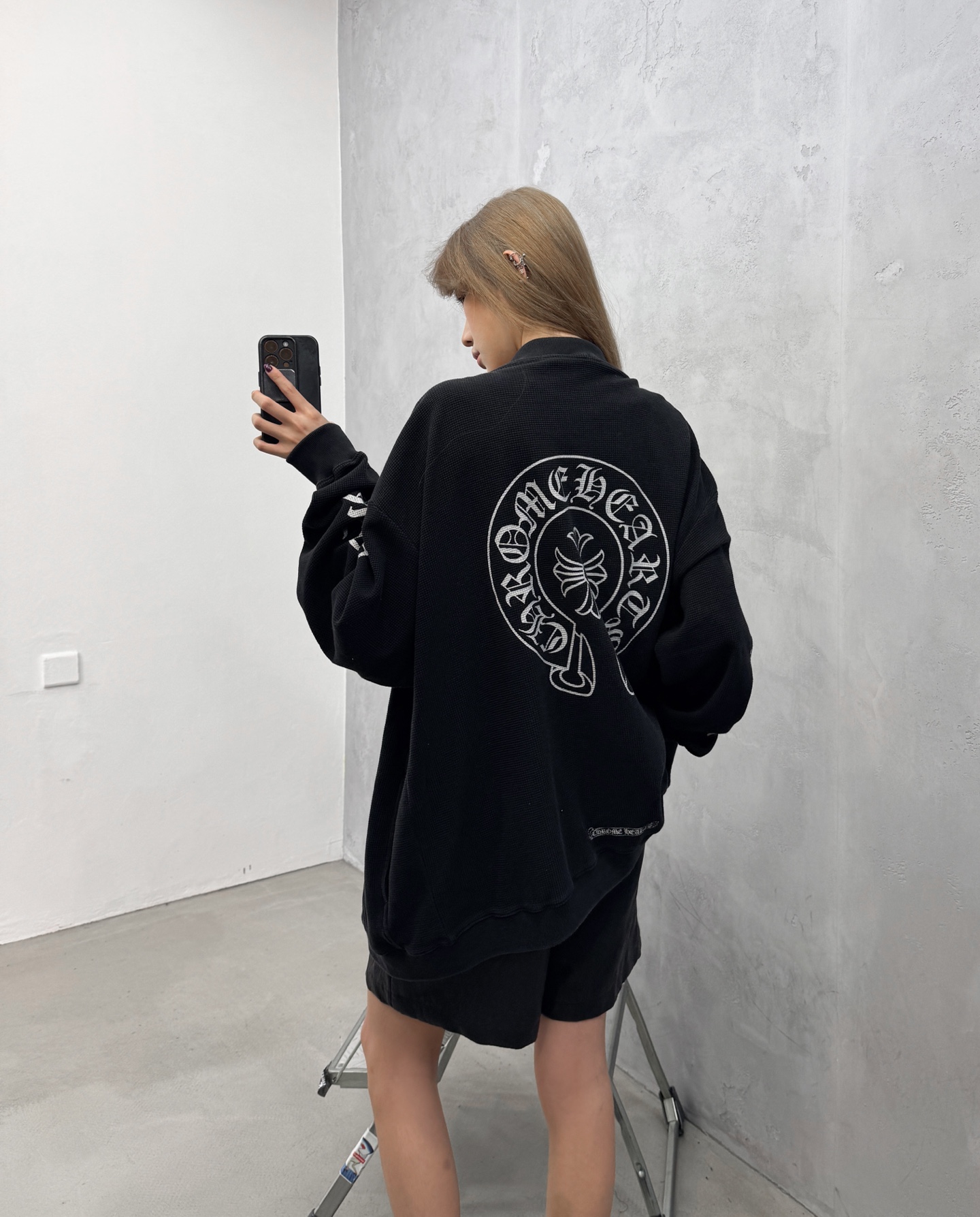克罗心 ｜ 新款休闲开衫，成衣洗水炒色加多处印花工艺，时尚休闲，尺码sml