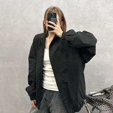 Acne | 新款风衣外套,成衣洗水加软工艺,前后立体胶印花工艺,双层款式结构,时尚休闲,尺码sml Acne | 新款风衣外套,成衣洗水加软工艺,前后立体胶印花工艺,双层款式结构,时尚休闲,尺码sml