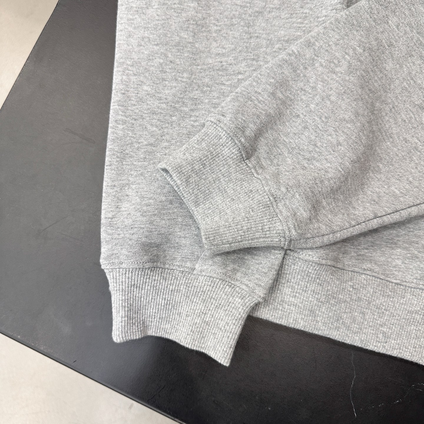 巴黎 ｜ 新款卫衣开衫，成衣洗水加多处反光印花工艺，休闲时尚，尺码sml
