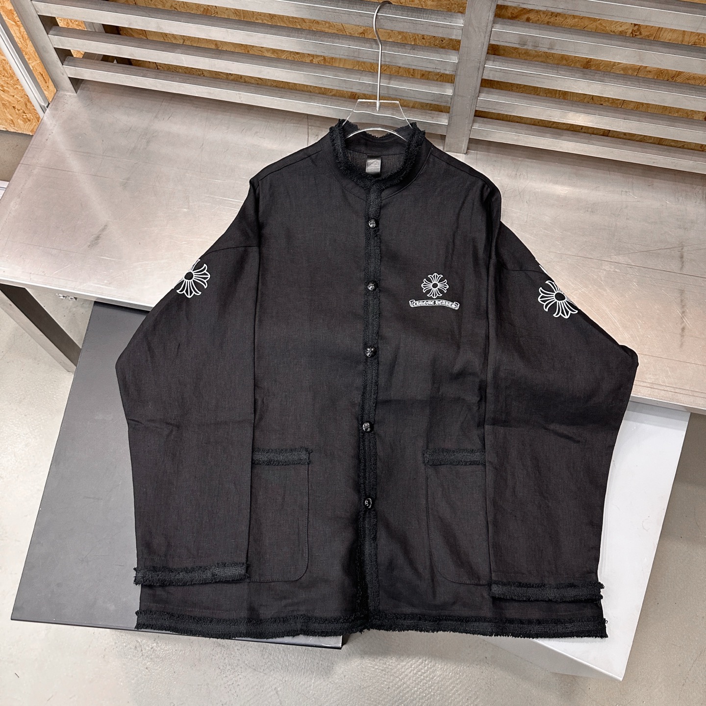 克罗心 ｜ 新款休闲开衫，品牌经典印花工艺，全身手工车毛边做工，100%亚麻面料，时尚休闲，尺码sml