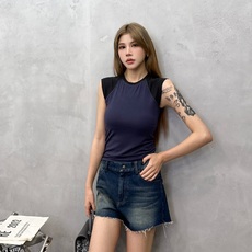 Acne | 新款无袖t,成衣洗水固色工艺,羊毛莫代尔混纺面料,插肩袖撞色款式设计,时尚休闲,尺码sml Acne | 新款无袖t,成衣洗水固色工艺,羊毛莫代尔混纺面料,插肩袖撞色款式设计,时尚休闲,尺码sml