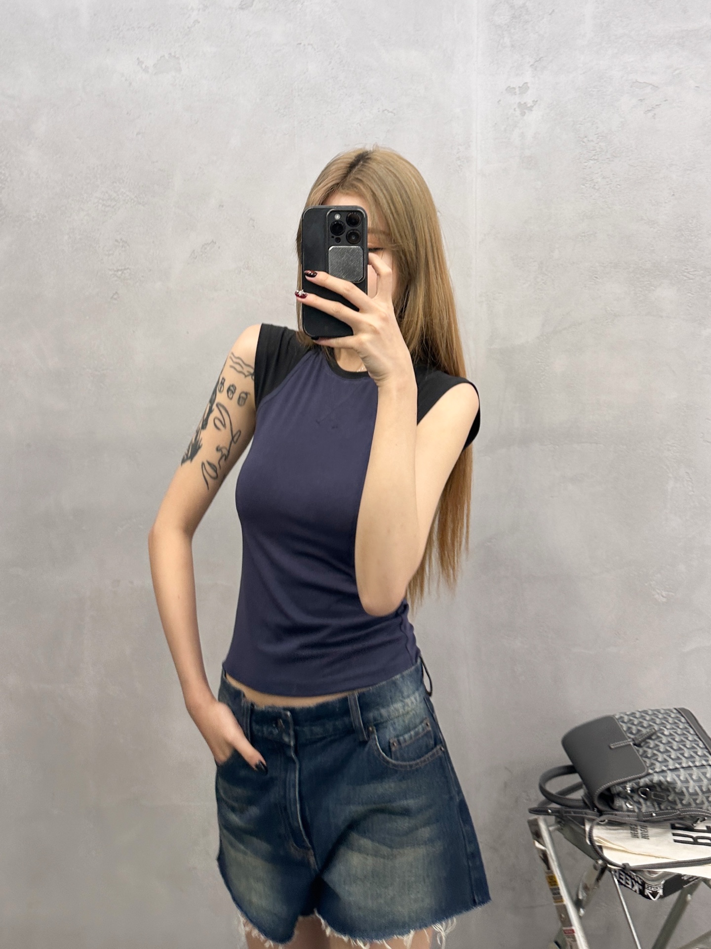 Acne ｜ 新款无袖t，成衣洗水固色工艺，羊毛莫代尔混纺面料，插肩袖撞色款式设计，时尚休闲，尺码sml