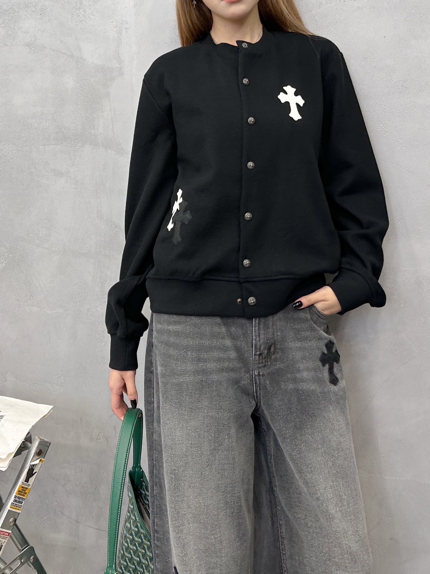 克罗心 ｜ 新款休闲夹克，品牌经典手工切皮刺绣十字标工艺，进口羊毛桑蚕丝混纺面料，时尚休闲，尺码sml