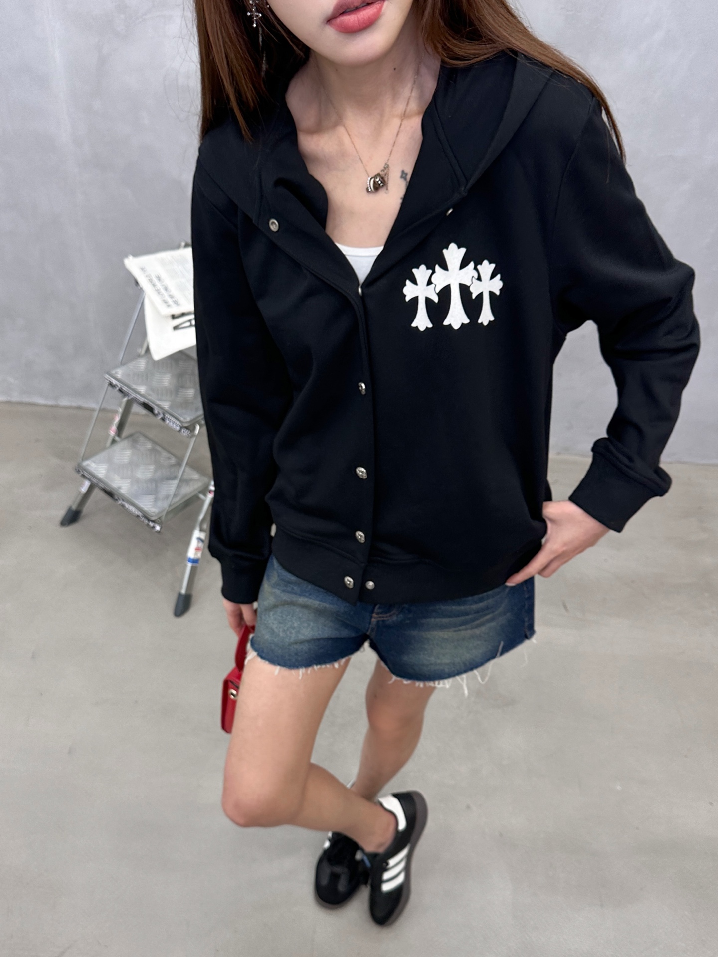 克罗心 ｜ 新款卫衣开衫，前后品牌经典植绒印花工艺，时尚休闲，尺码sml