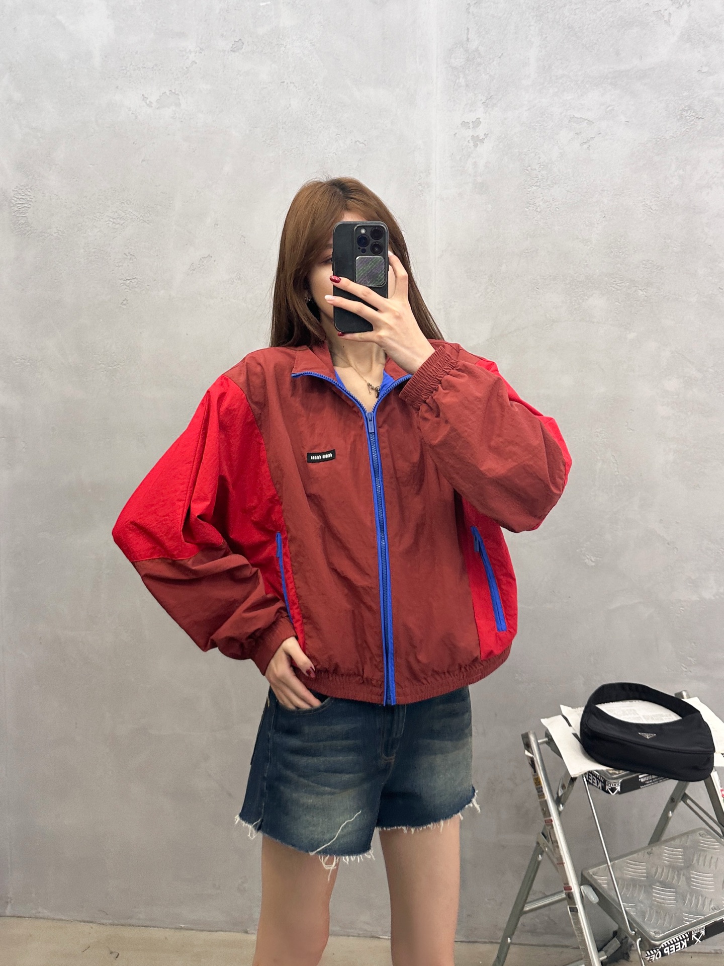 miu ｜ 新款风衣外套，品牌经典刺绣标，成衣洗水固色工艺，撞色拼接双层款式设计，时尚休闲，尺码sml
