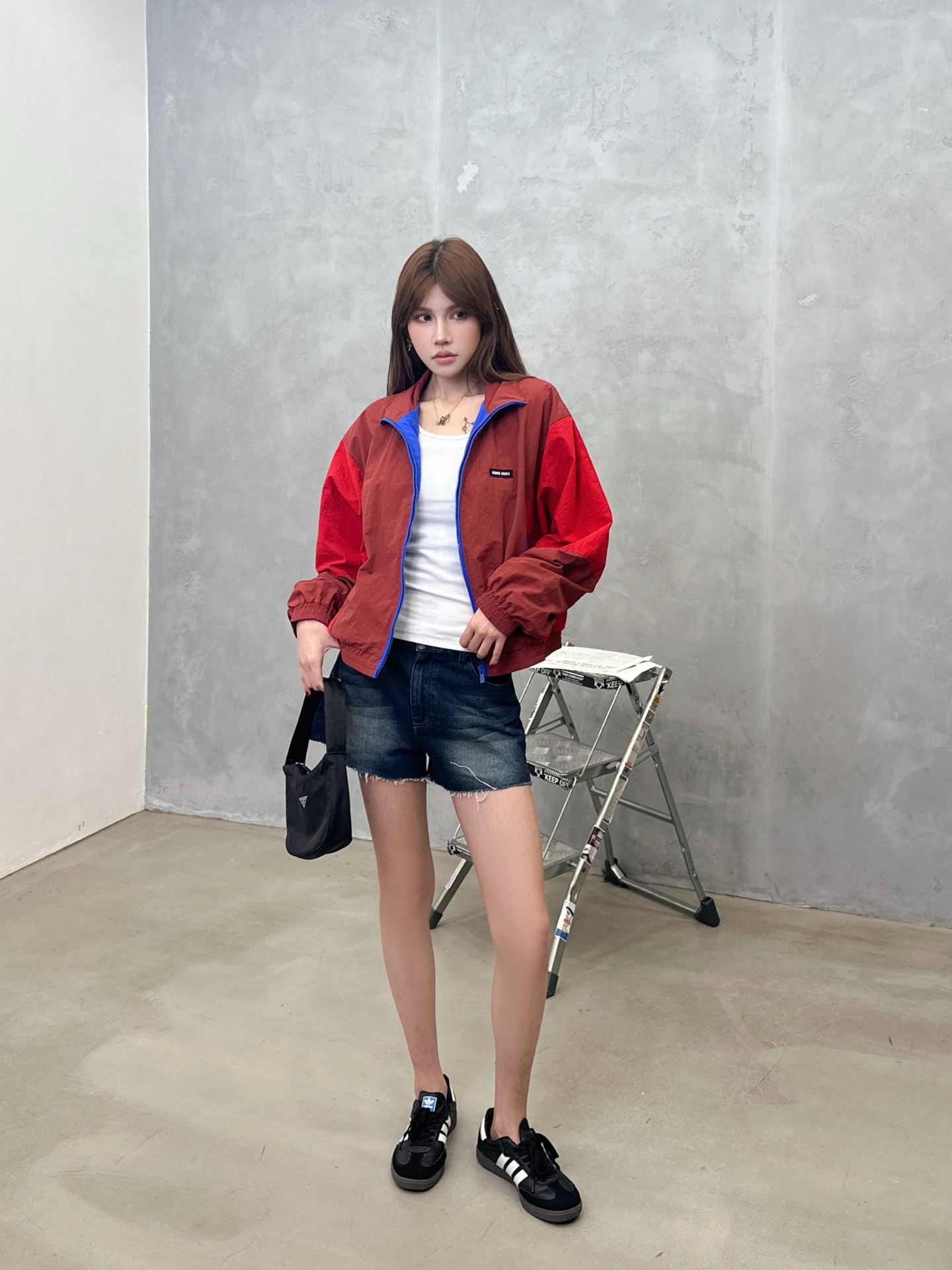 miu ｜ 新款风衣外套，品牌经典刺绣标，成衣洗水固色工艺，撞色拼接双层款式设计，时尚休闲，尺码sml