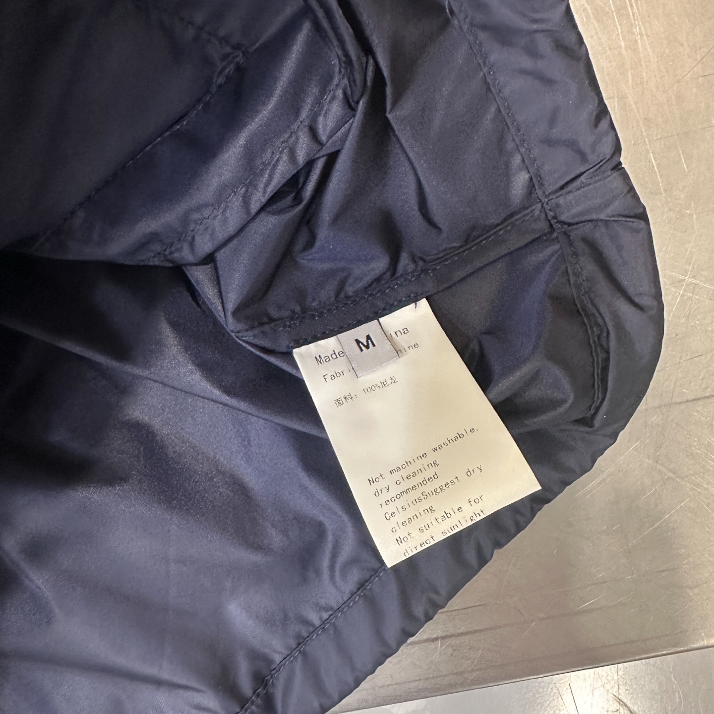 Miu ｜ 新款风衣，品牌经典刺绣标，结构款式小版型风衣外套，休闲时尚，尺码sml
