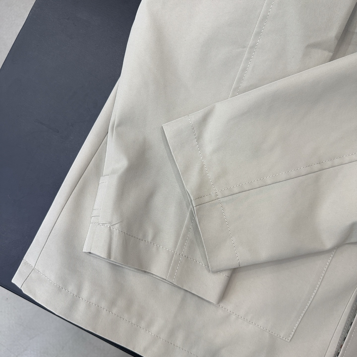 Miu  ｜  新款风衣外套，品牌经典贴布绣花标，进口全澳棉面料加全棉色织格纹里布，休闲时尚，尺码sml