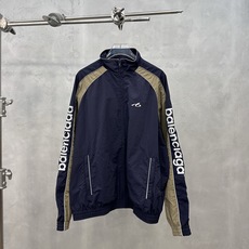 巴黎 | 新款运动休闲外套,品牌经典多处反光印花标,成衣洗水固色工艺,时尚休闲,尺码sml 巴黎 | 新款运动休闲外套,品牌经典多处反光印花标,成衣洗水固色工艺,时尚休闲,尺码sml