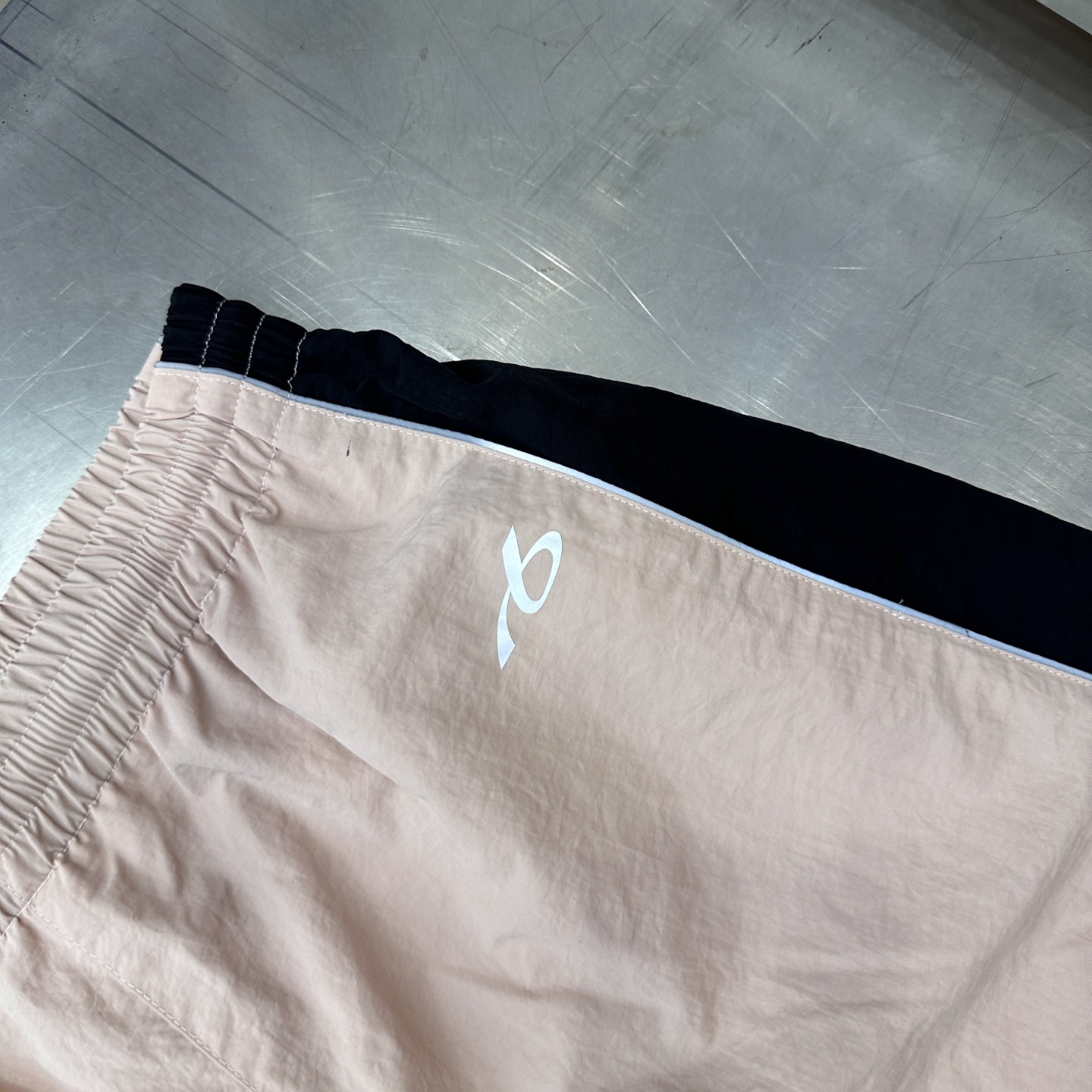 巴黎  ｜  新款运动休闲裤，品牌经典多处反光印花标，成衣洗水固色工艺，时尚休闲，尺码sml