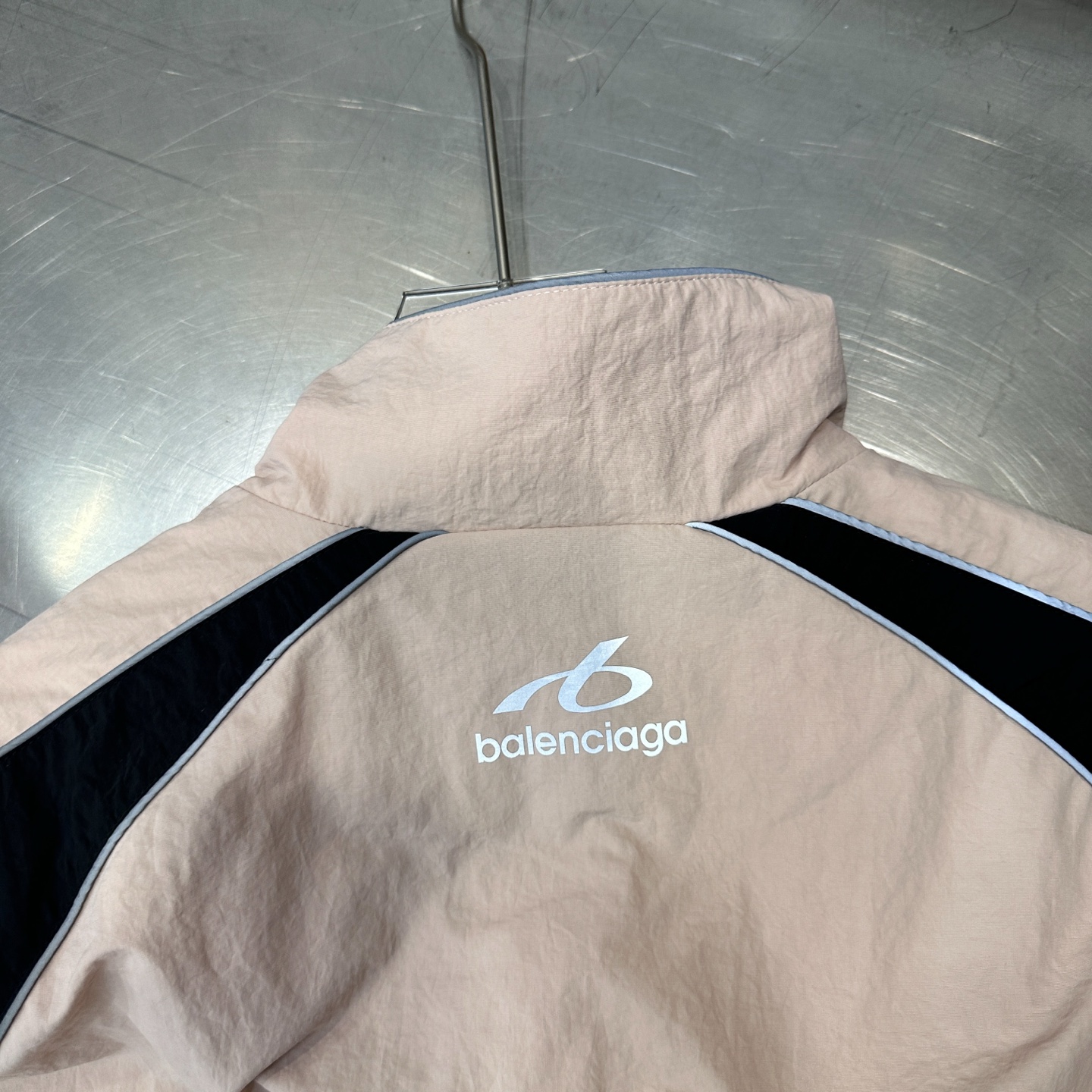 巴黎  ｜  新款运动休闲外套，品牌经典多处反光印花标，成衣洗水固色工艺，时尚休闲，尺码sml