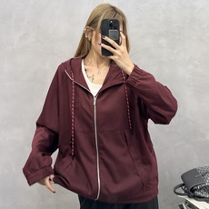 Miu | 新款风衣外套,品牌经典贴布绣花标,进口羊毛人棉混纺面料配搭内里提花人丝里布,时尚休闲,尺码sml Miu | 新款风衣外套,品牌经典贴布绣花标,进口羊毛人棉混纺面料配搭内里提花人丝里布,时尚休闲,尺码sml