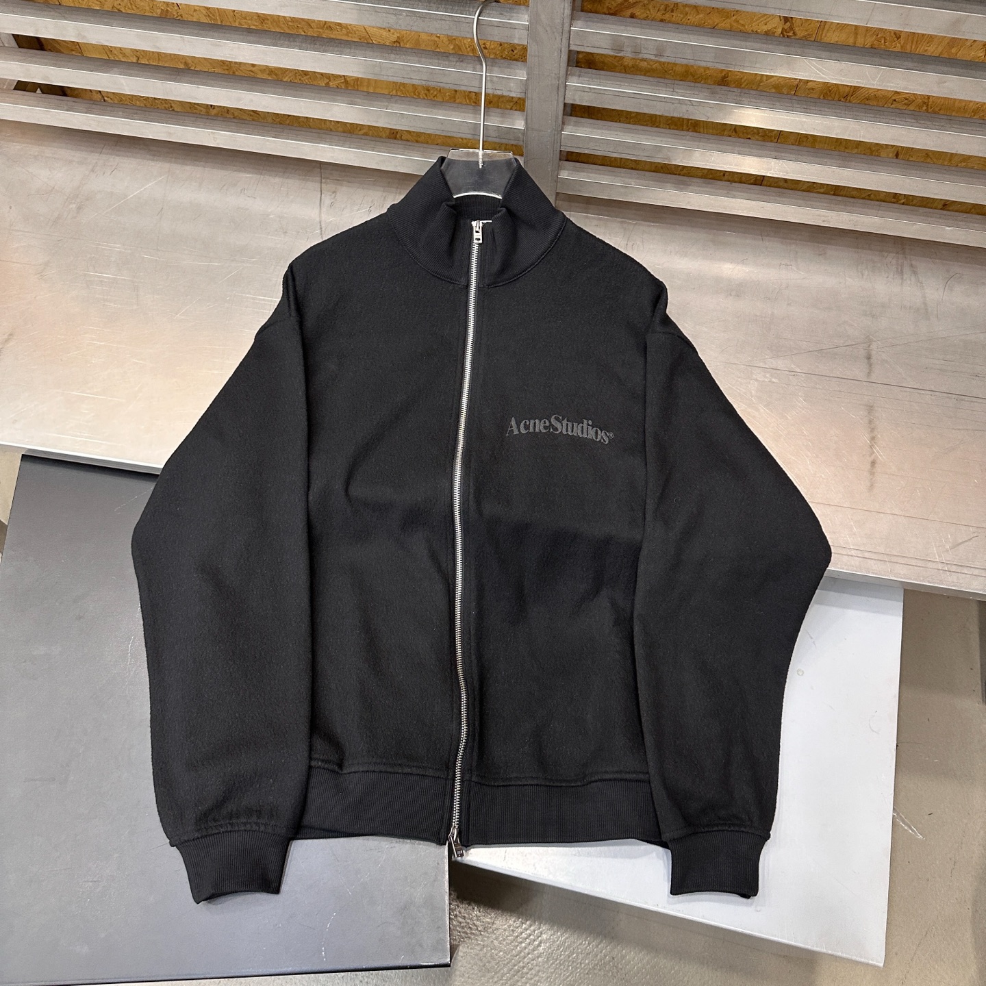 Acne ｜ 新款休闲裤，品牌经典发泡印花标，进口羊毛桑蚕丝混纺面料，时尚休闲，尺码sml