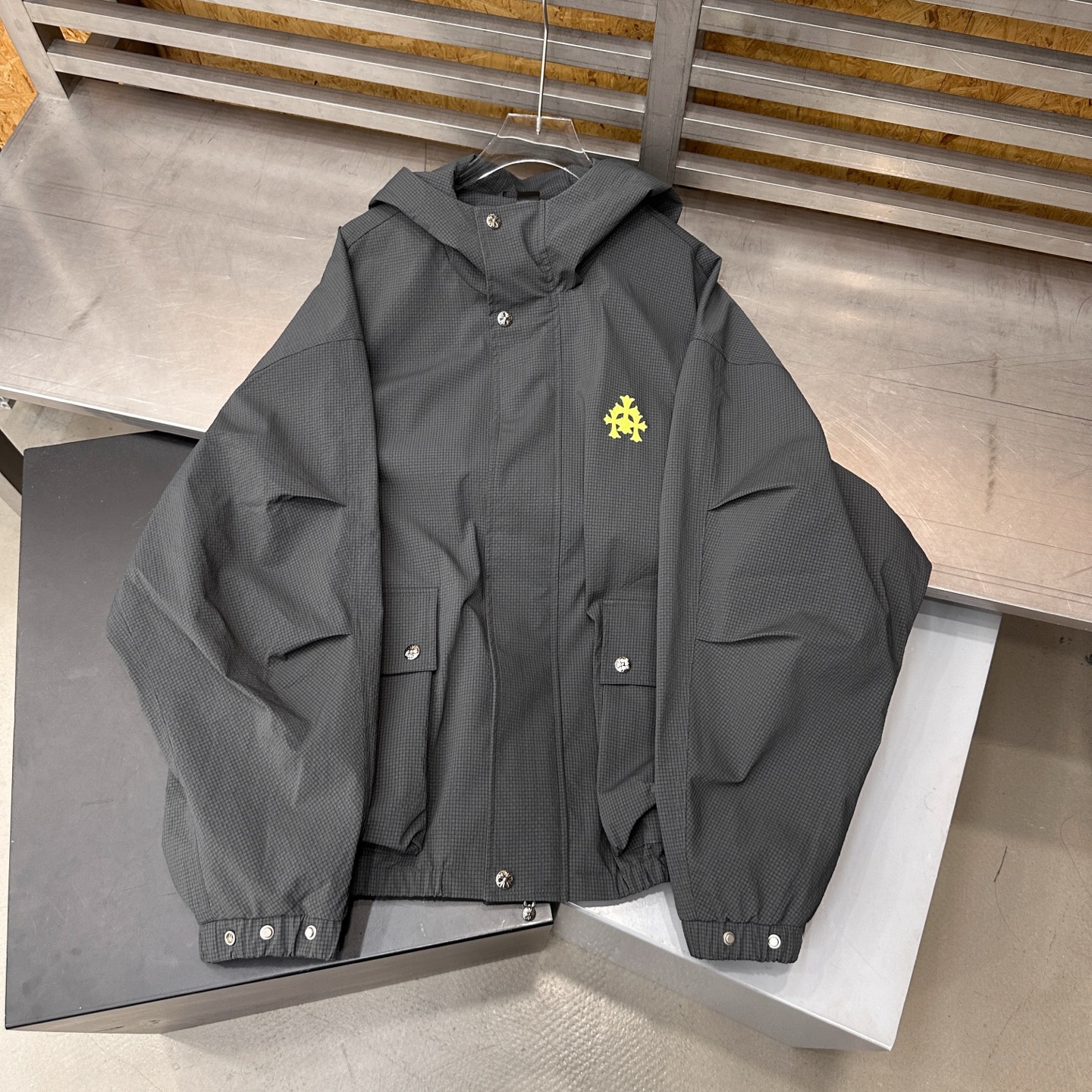 克罗心 ｜ 新款时尚风衣外套，品牌经典刺绣标，时尚双层结构款式设计，休闲时尚，男女同款，尺码sml