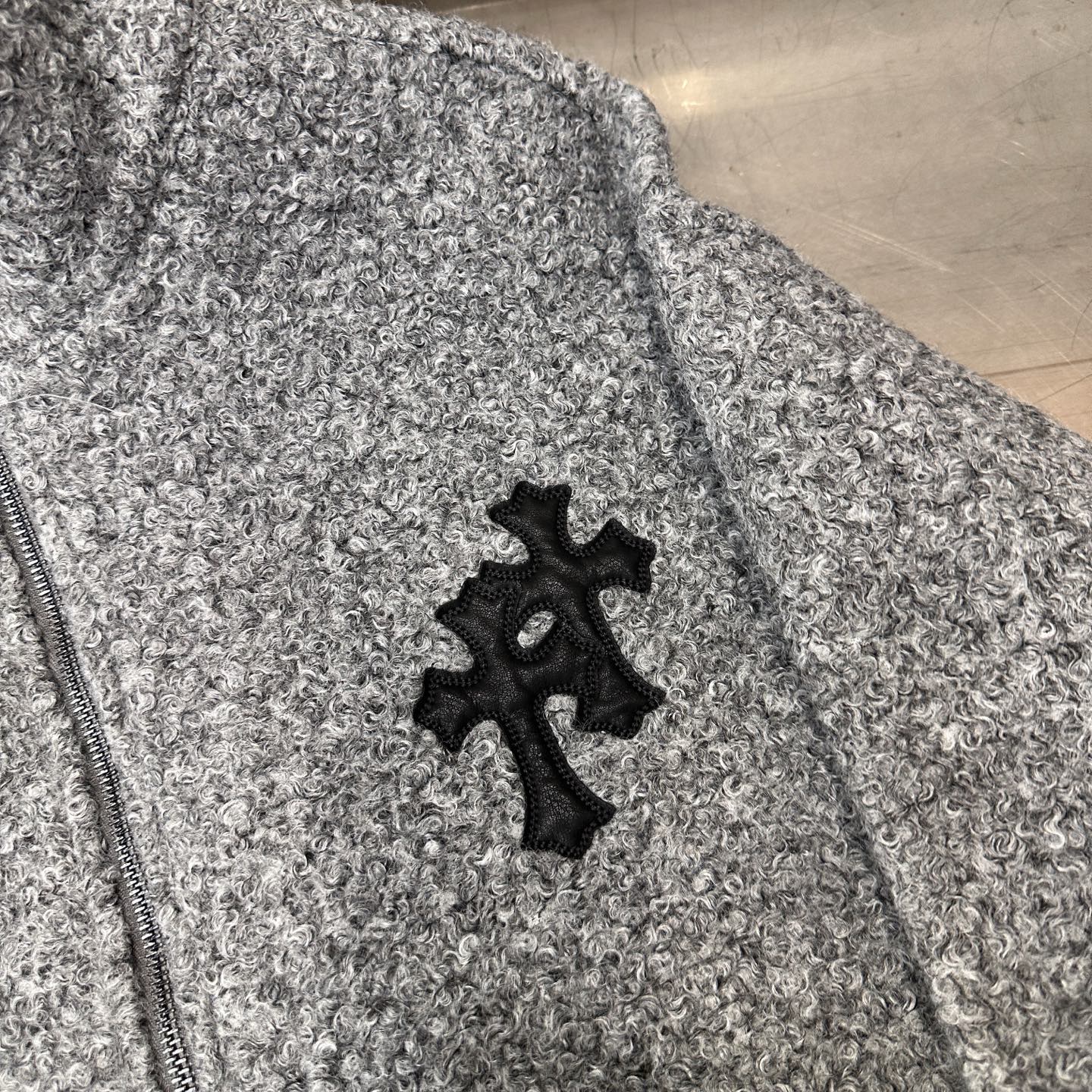 克**  ｜  新款外套，品牌经典手工切皮刺绣十字标工艺，仿羊羔毛面料，时尚休闲，尺码sml