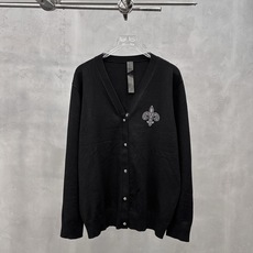 克** | 新款羊毛开衫,品牌经典前后烫钻工艺,羊毛混纺面料毛织开衫款式,时尚休闲,尺码sml 克** | 新款羊毛开衫,品牌经典前后烫钻工艺,羊毛混纺面料毛织开衫款式,时尚休闲,尺码sml