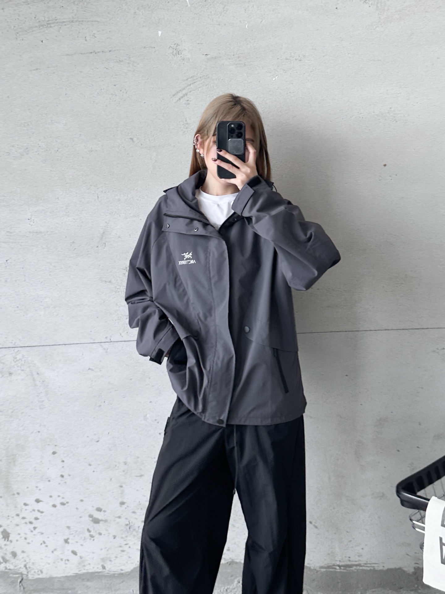 Ar*  ｜  新款风衣外套，品牌经典前后刺绣标，双层结构款式设计，户外三防面料，时尚休闲，尺码sml
