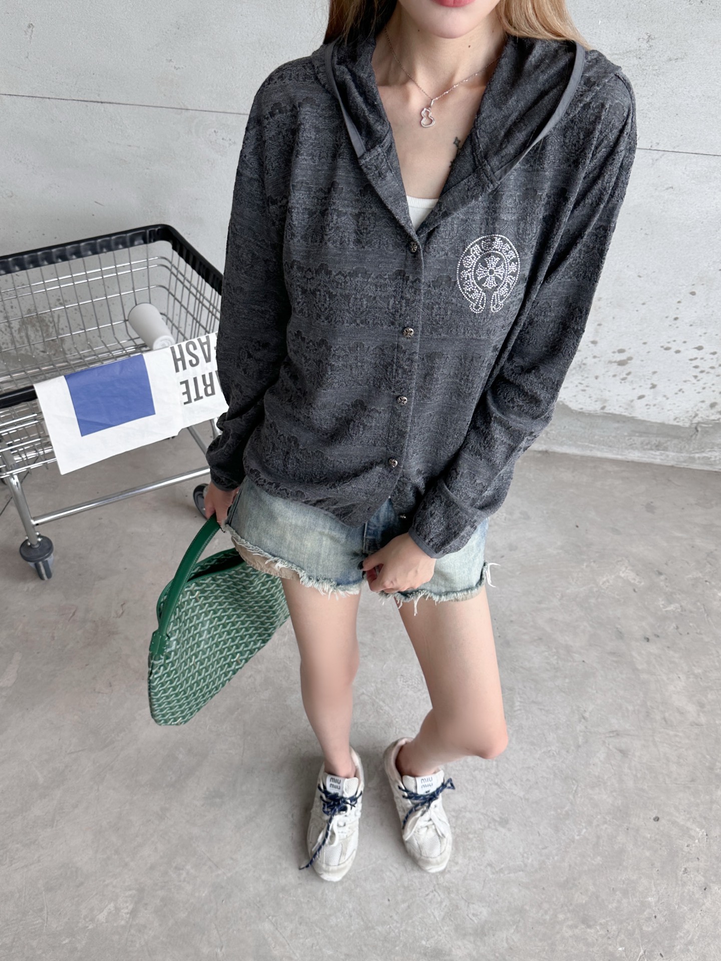 克**  ｜  新款羊毛开衫，品牌经典烫钻标，日本进口羊毛混纺立体提花面料，时尚休闲，尺码sml