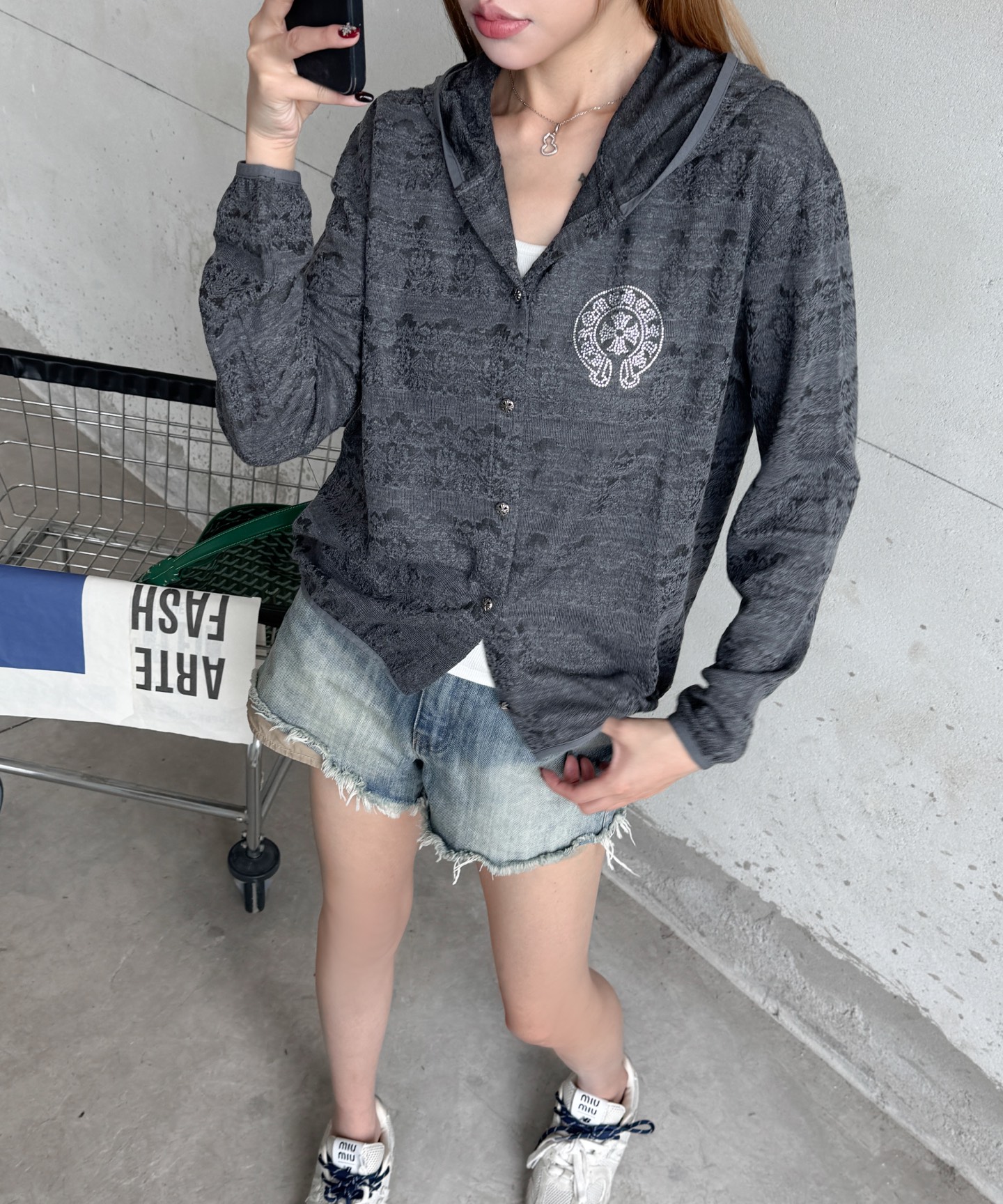 克**  ｜  新款羊毛开衫，品牌经典烫钻标，日本进口羊毛混纺立体提花面料，时尚休闲，尺码sml