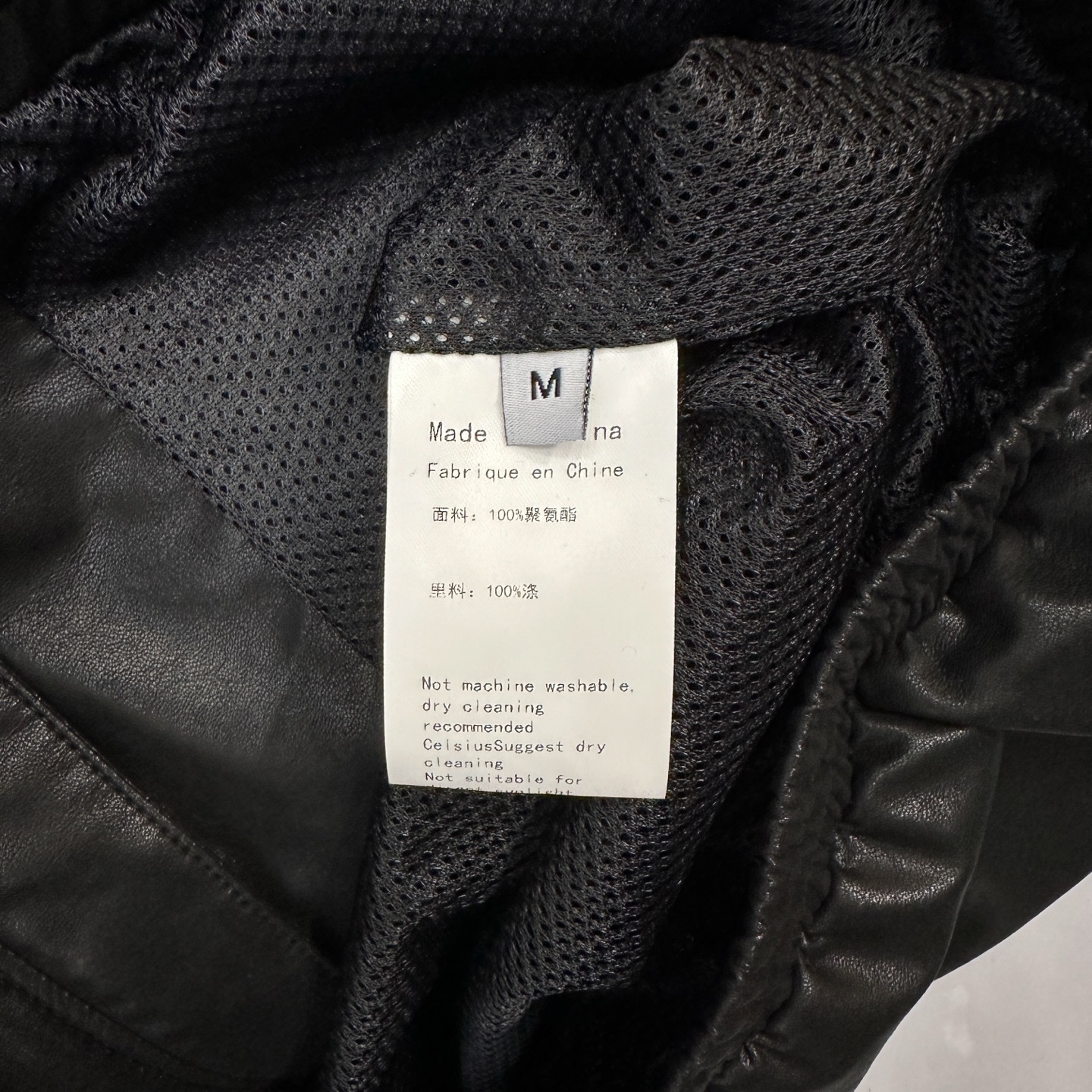 巴* ｜  新款pu夹克外套，品牌经典刺绣标，机边绳双层结构款式设计，进口超薄pu面料，休闲时尚，尺码sml
